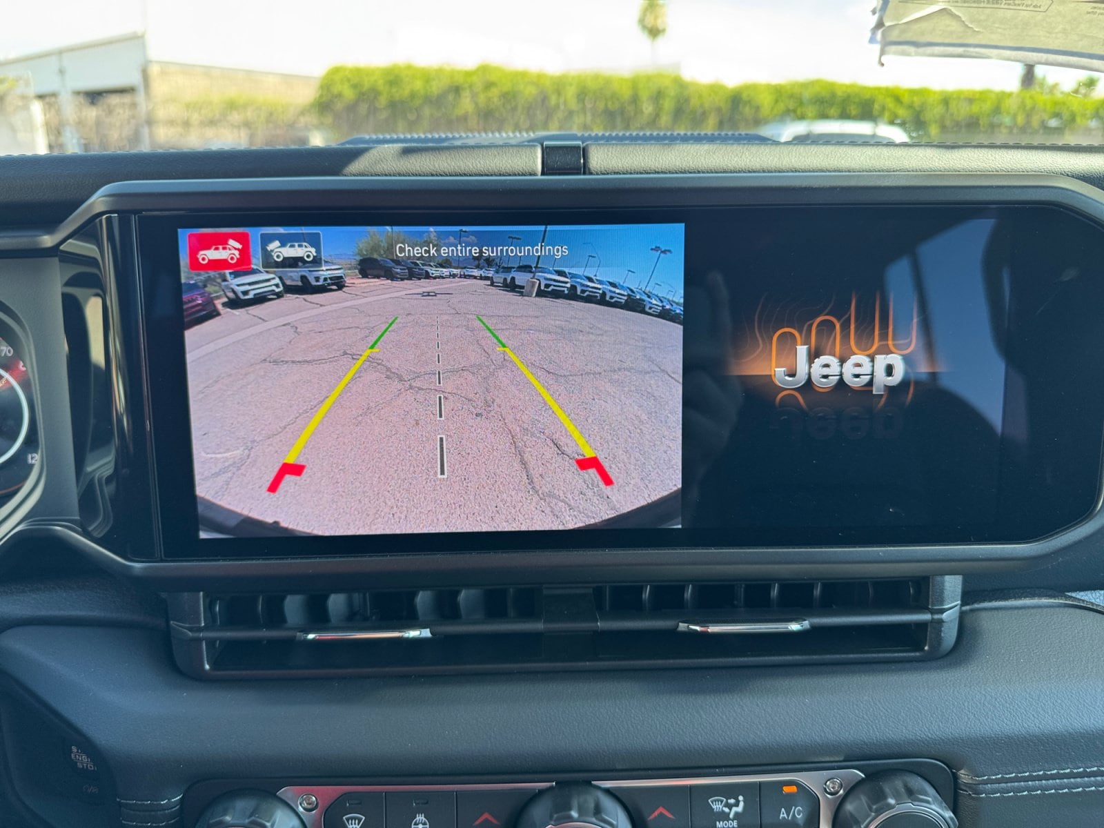 2026 Jeep Wrangler 4-Door Sahara - Photo 30