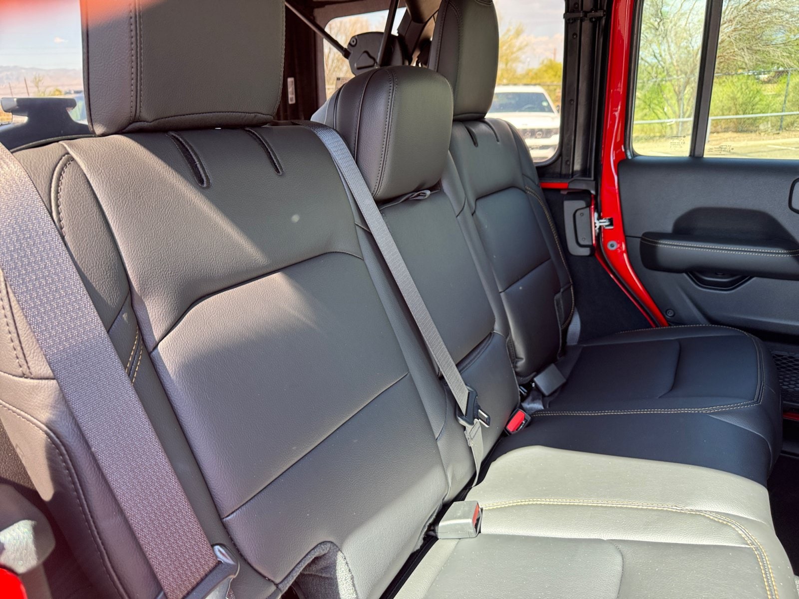 2026 Jeep Wrangler 4-Door Sahara - Photo 19