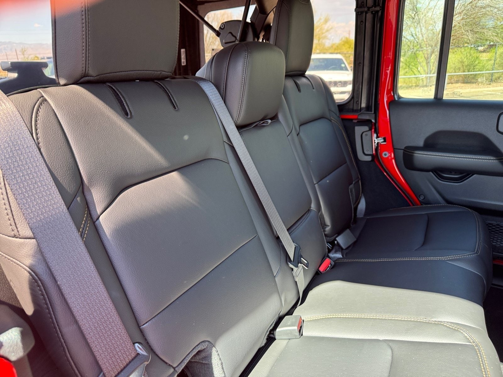 2026 Jeep Wrangler 4-Door Sahara - Photo 19