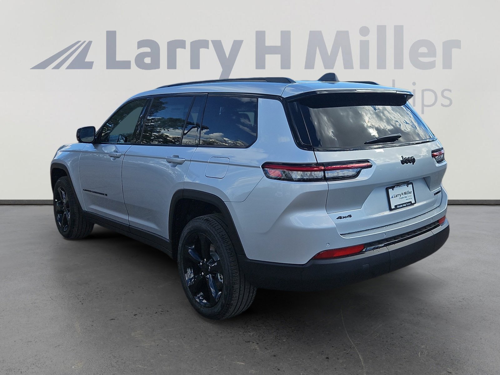 2025 Jeep Grand Cherokee Limited photo 4