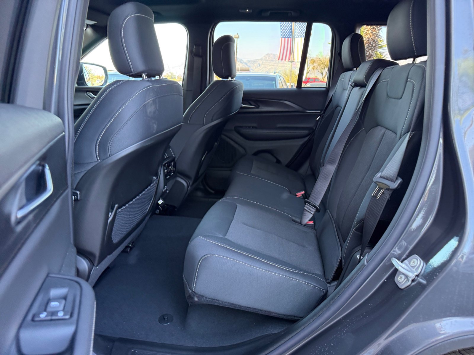 2025 Jeep Grand Cherokee Laredo - Photo 22