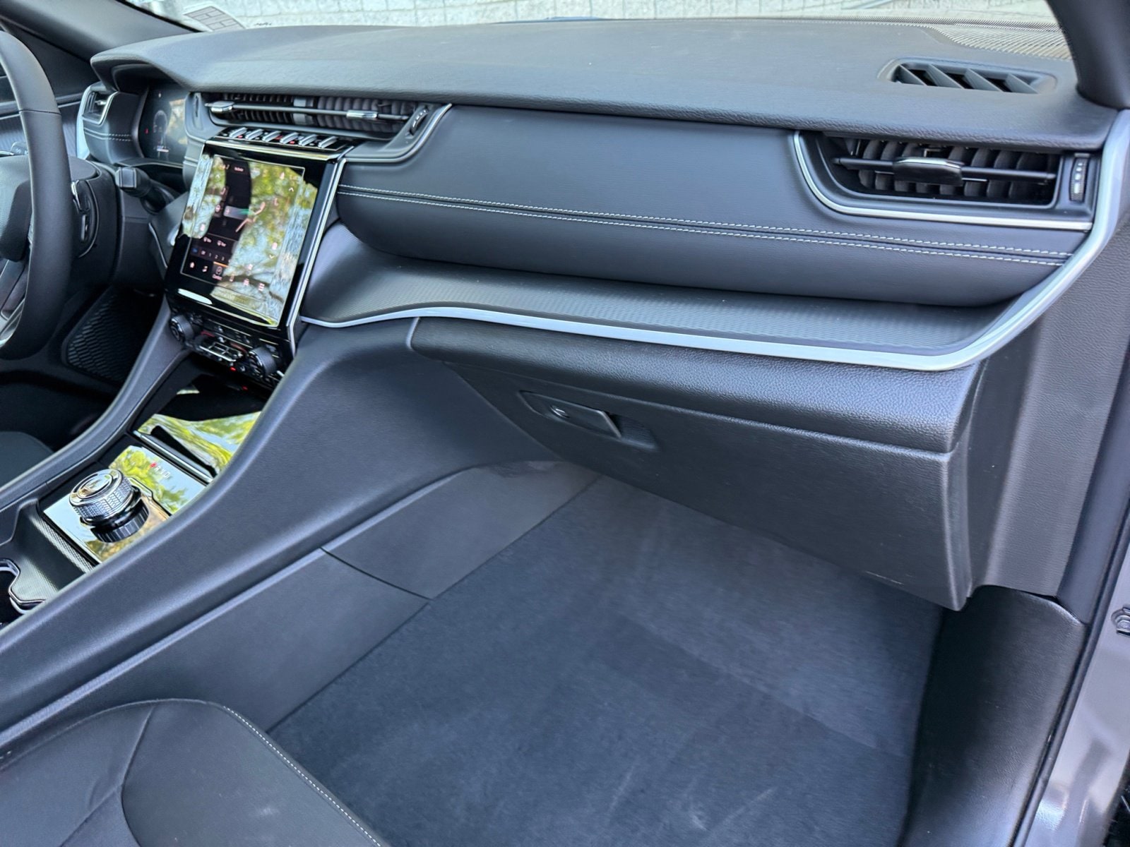 2025 Jeep Grand Cherokee Laredo - Photo 28