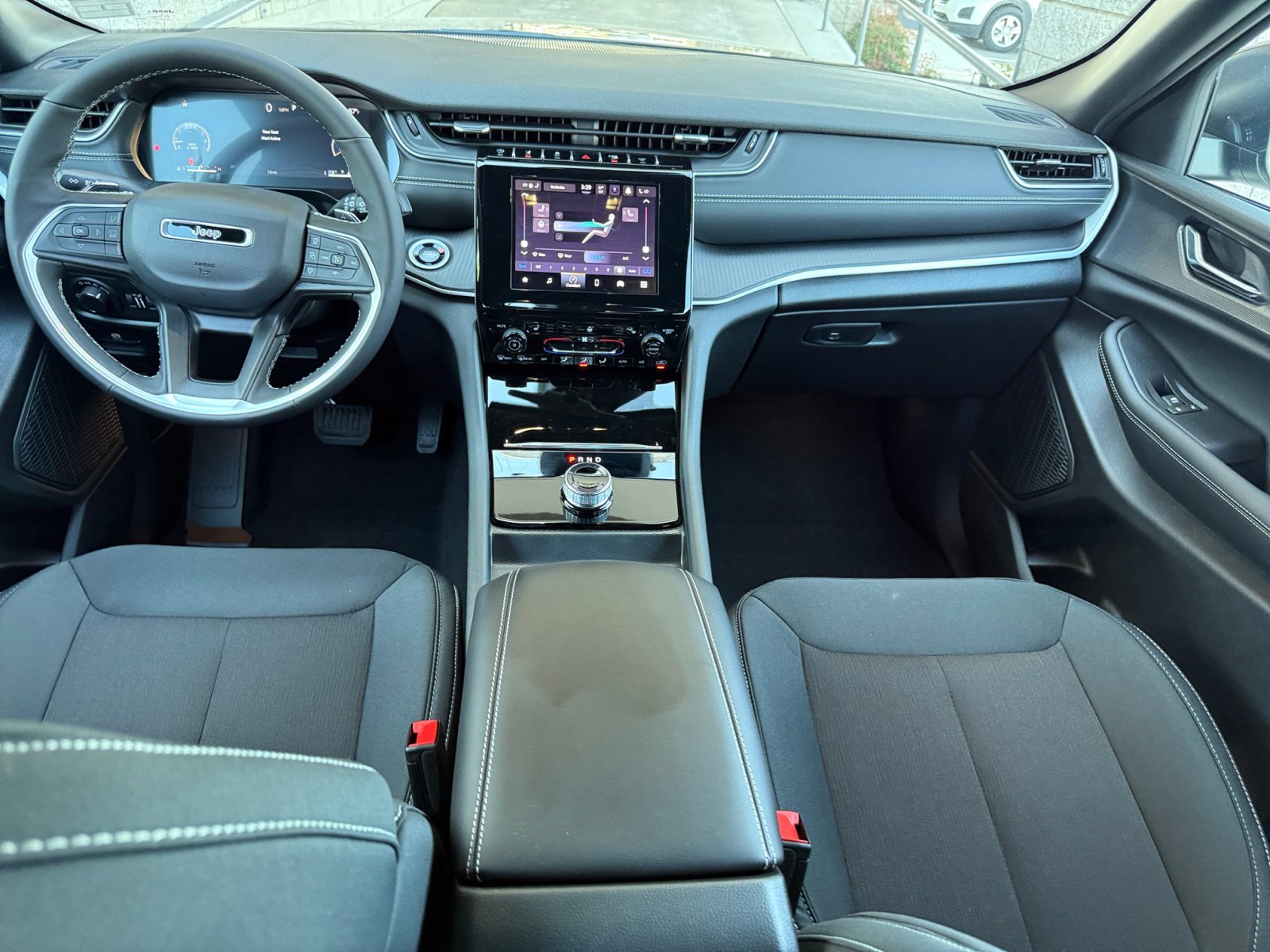 2025 Jeep Grand Cherokee Laredo - Photo 11