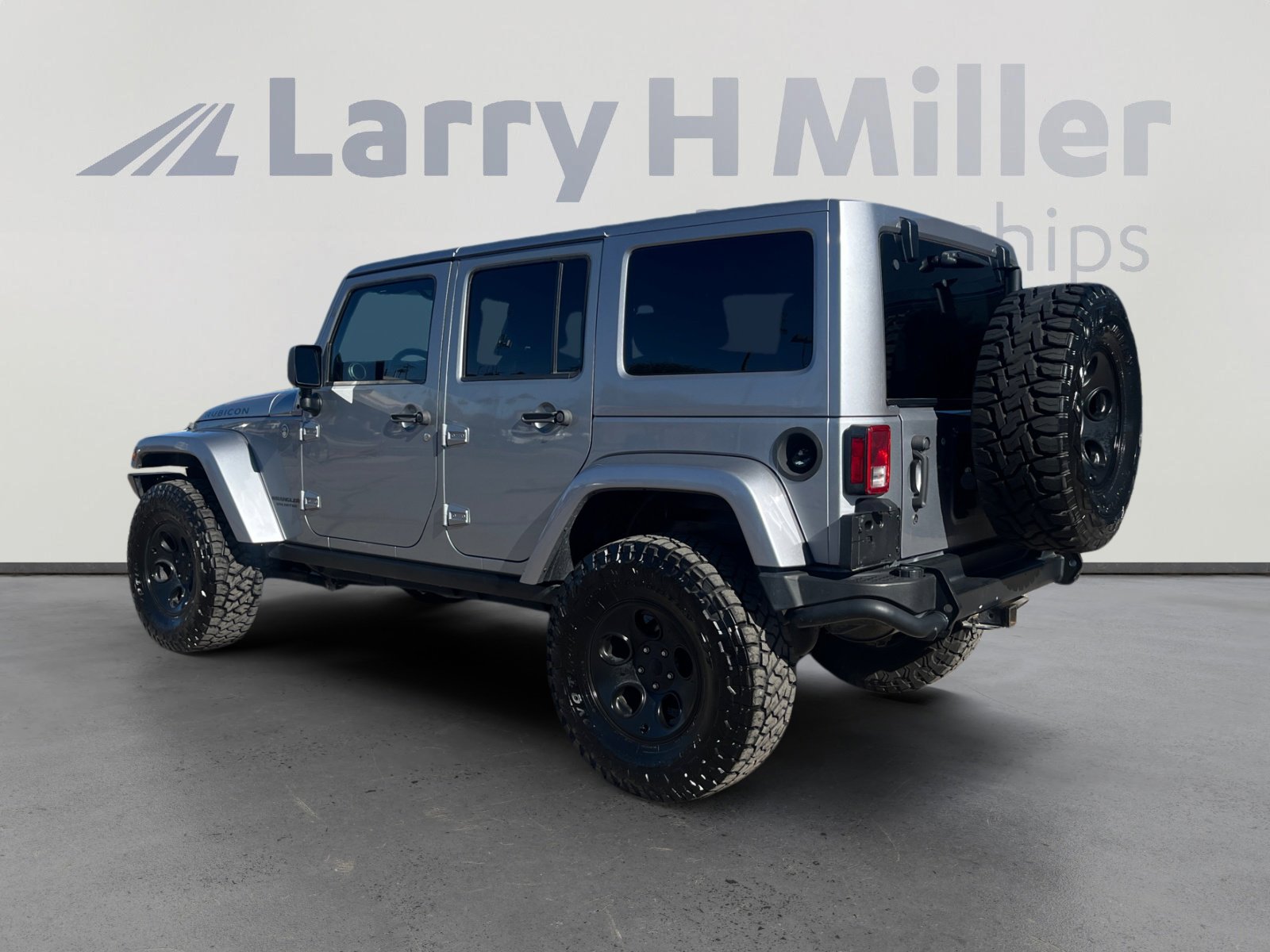 2014 Jeep Wrangler Unlimited Rubicon photo 2
