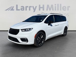 New 2026 Chrysler Pacifica Limited Passenger Van Tucson, AZ