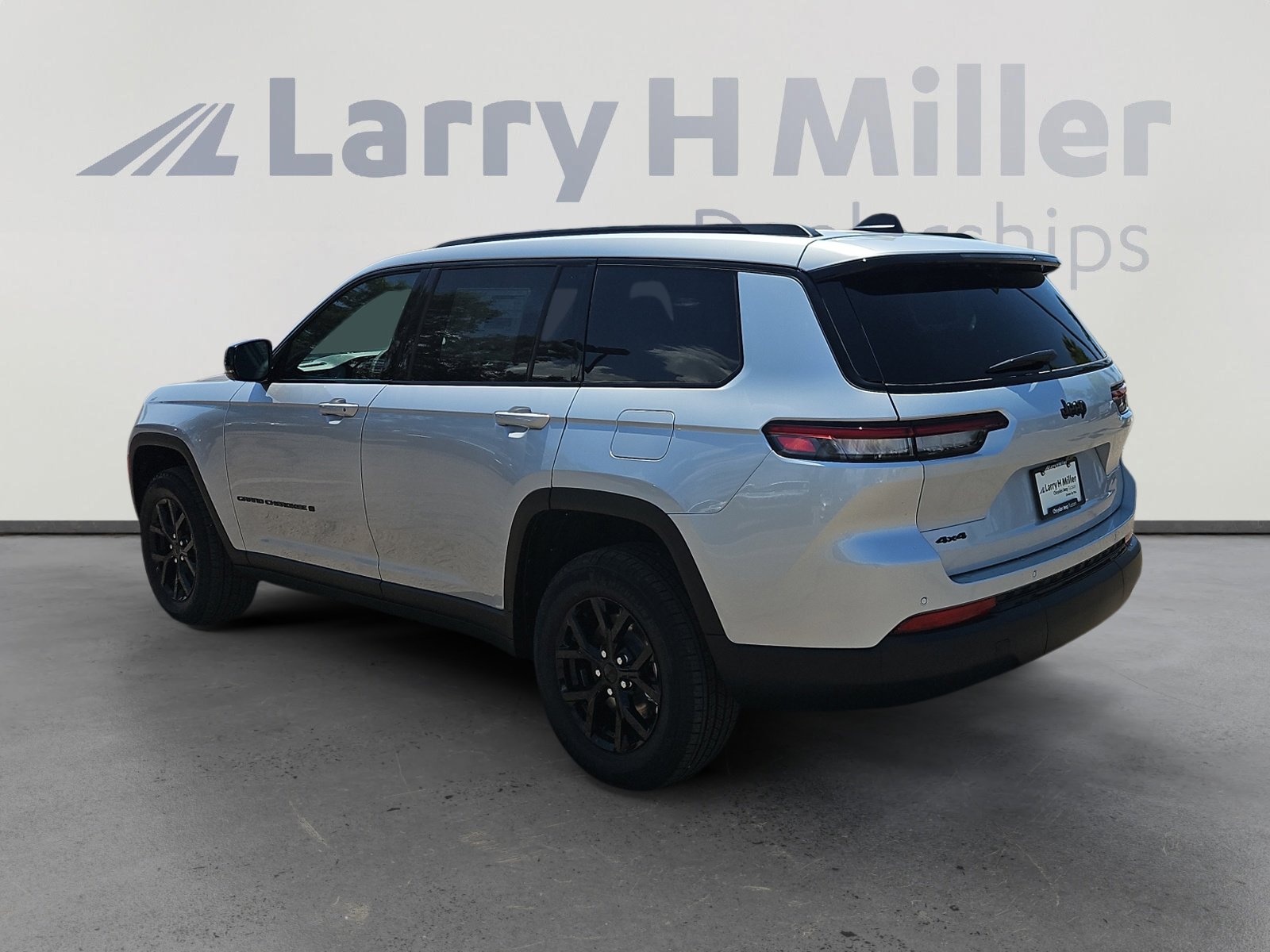 2025 Jeep Grand Cherokee Altitude X photo 2