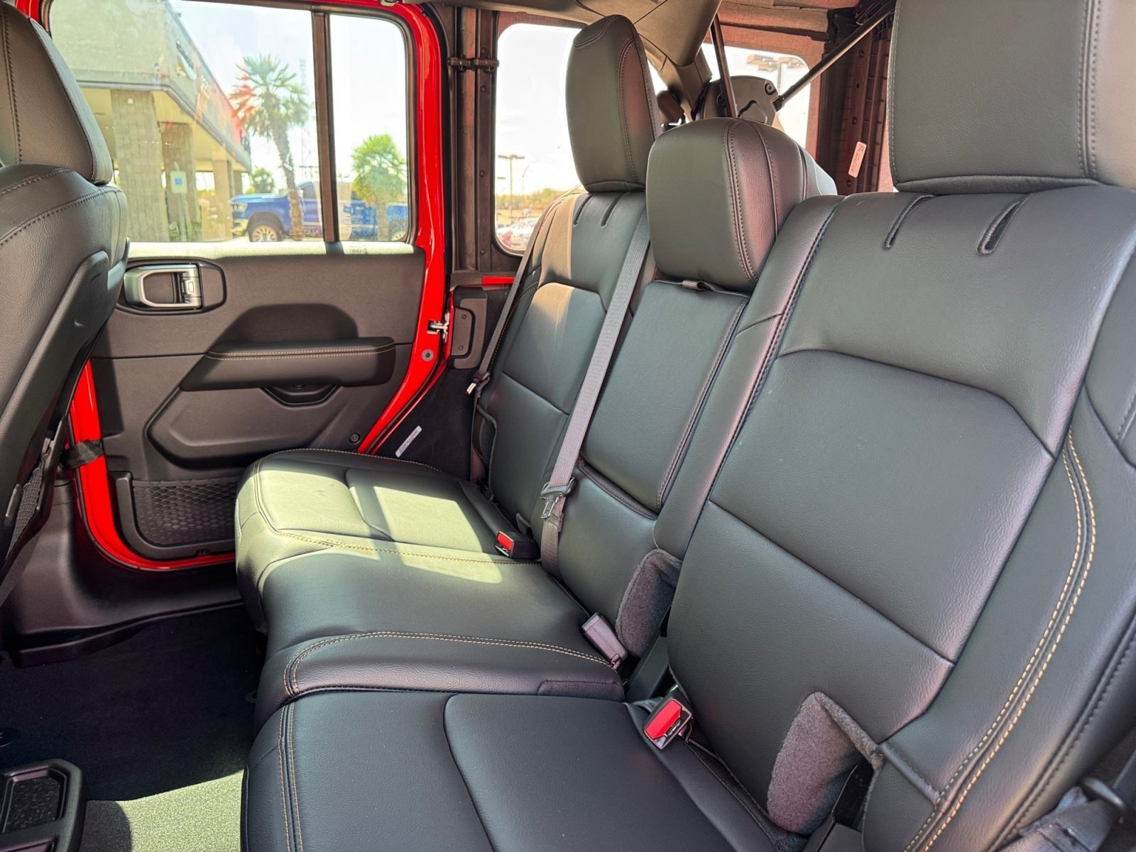 2026 Jeep Wrangler 4-Door Sahara - Photo 18
