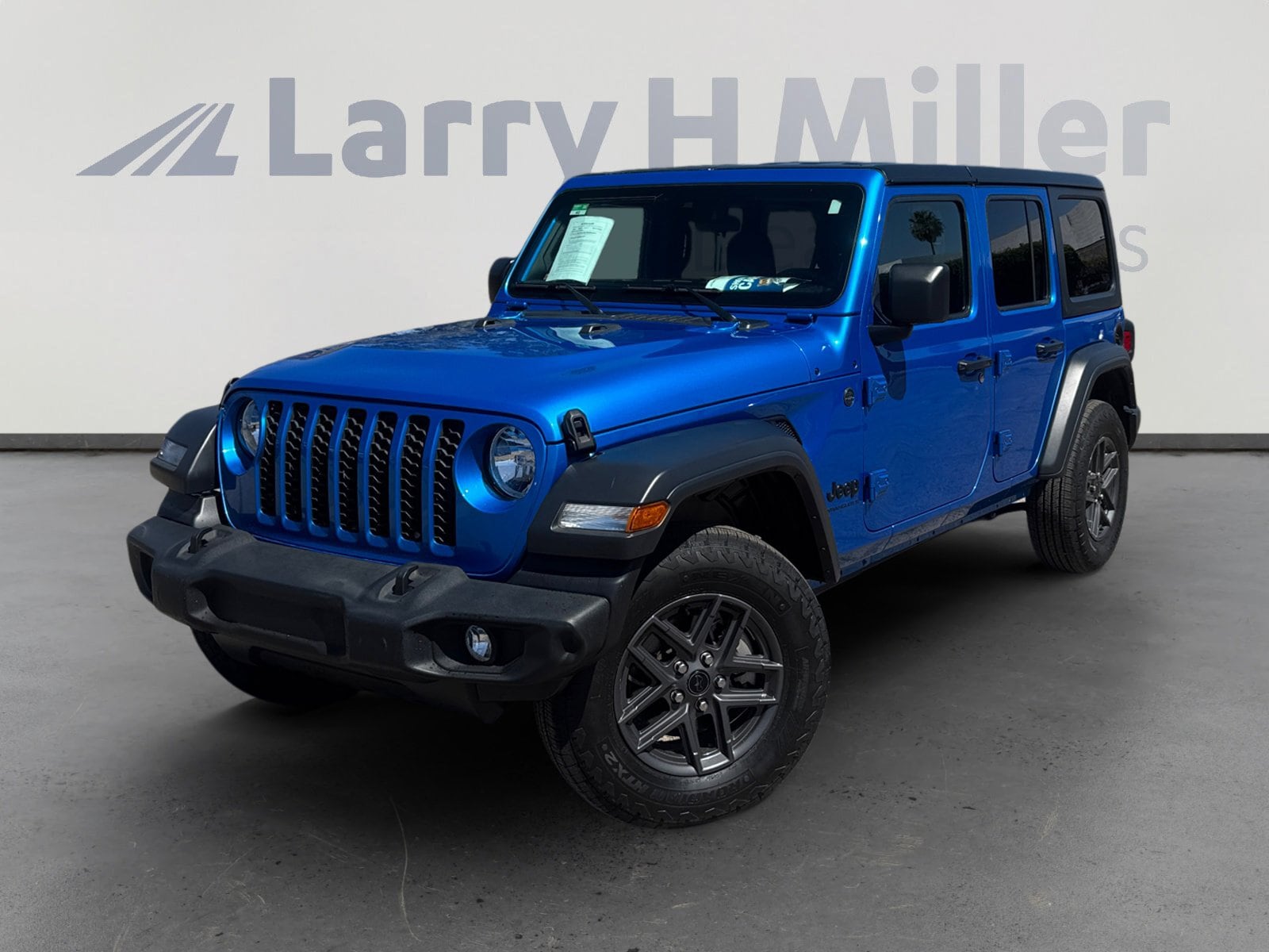 2024 Jeep Wrangler Sport S's photo