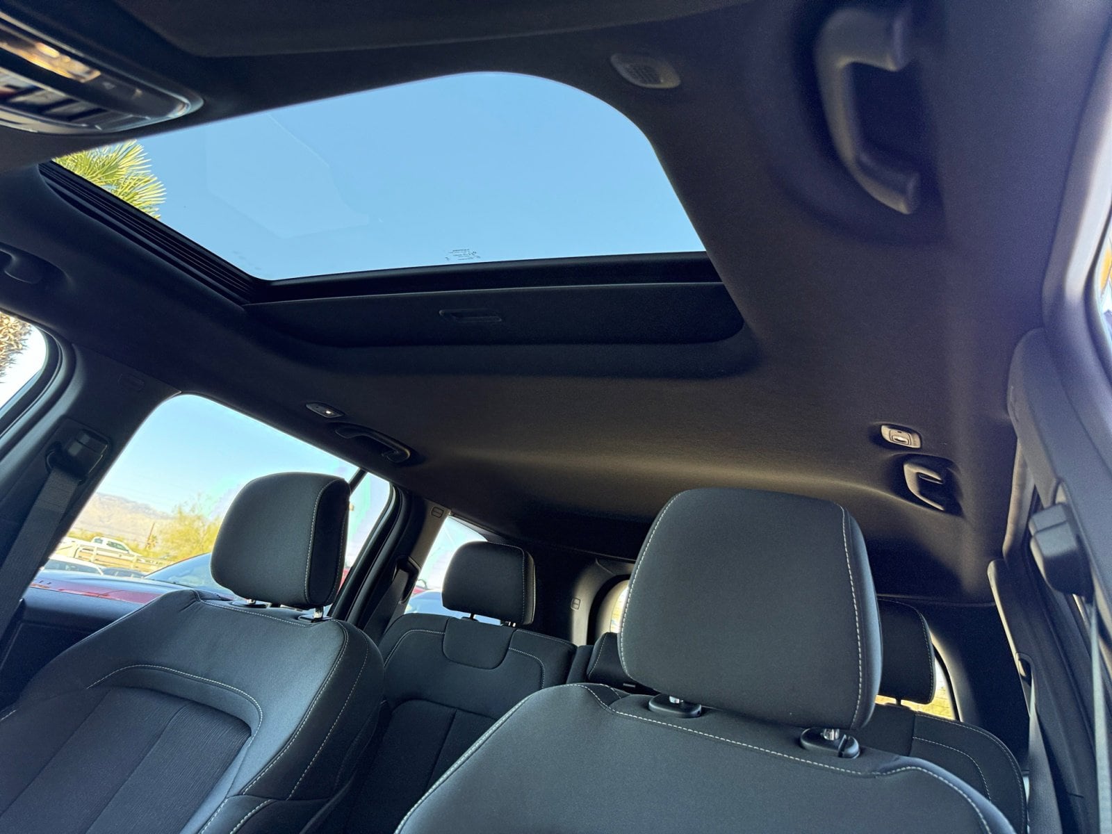 2025 Jeep Grand Cherokee Laredo - Photo 19
