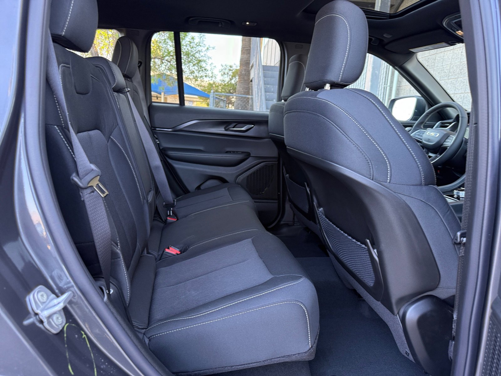 2025 Jeep Grand Cherokee Laredo - Photo 25