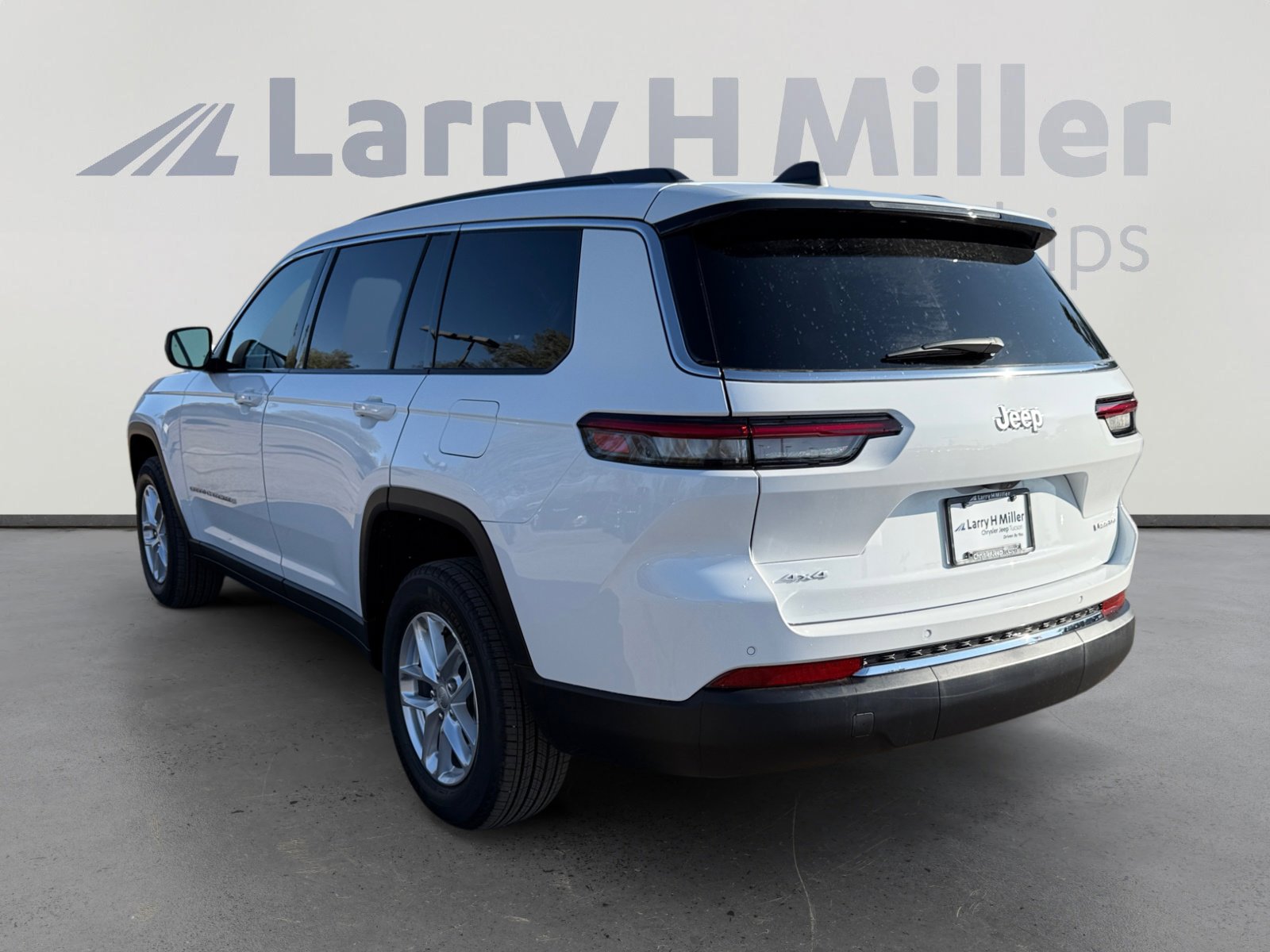 2025 Jeep Grand Cherokee Laredo X photo 4