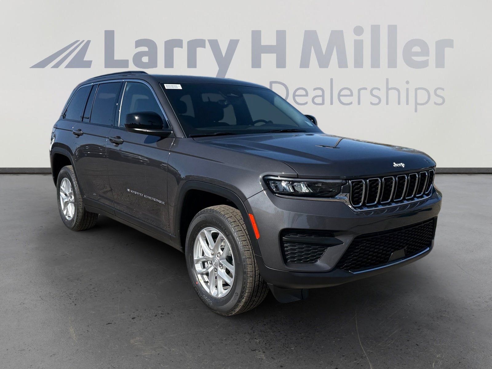2025 Jeep Grand Cherokee Laredo - Photo 8
