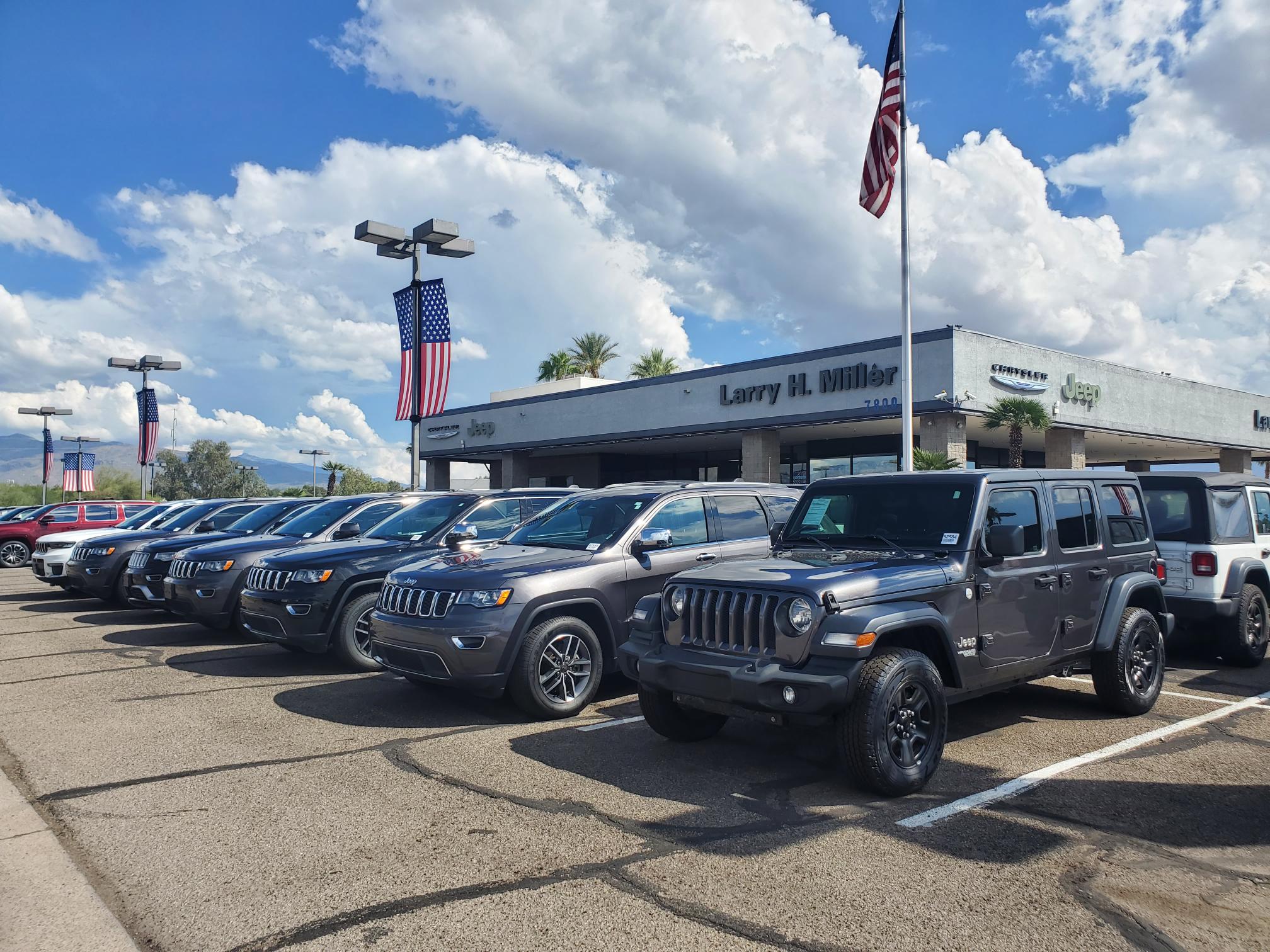 New Jeep and Chrysler cars in Tucson