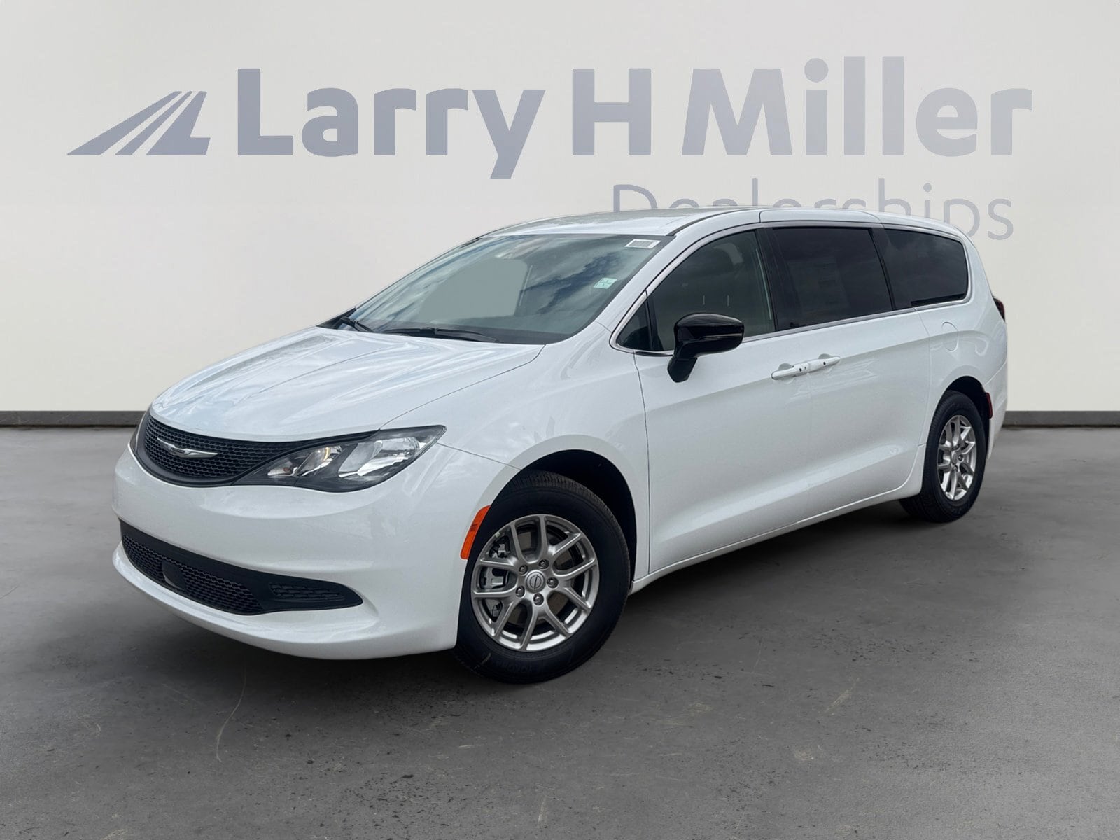2026 Chrysler Voyager LX's photo
