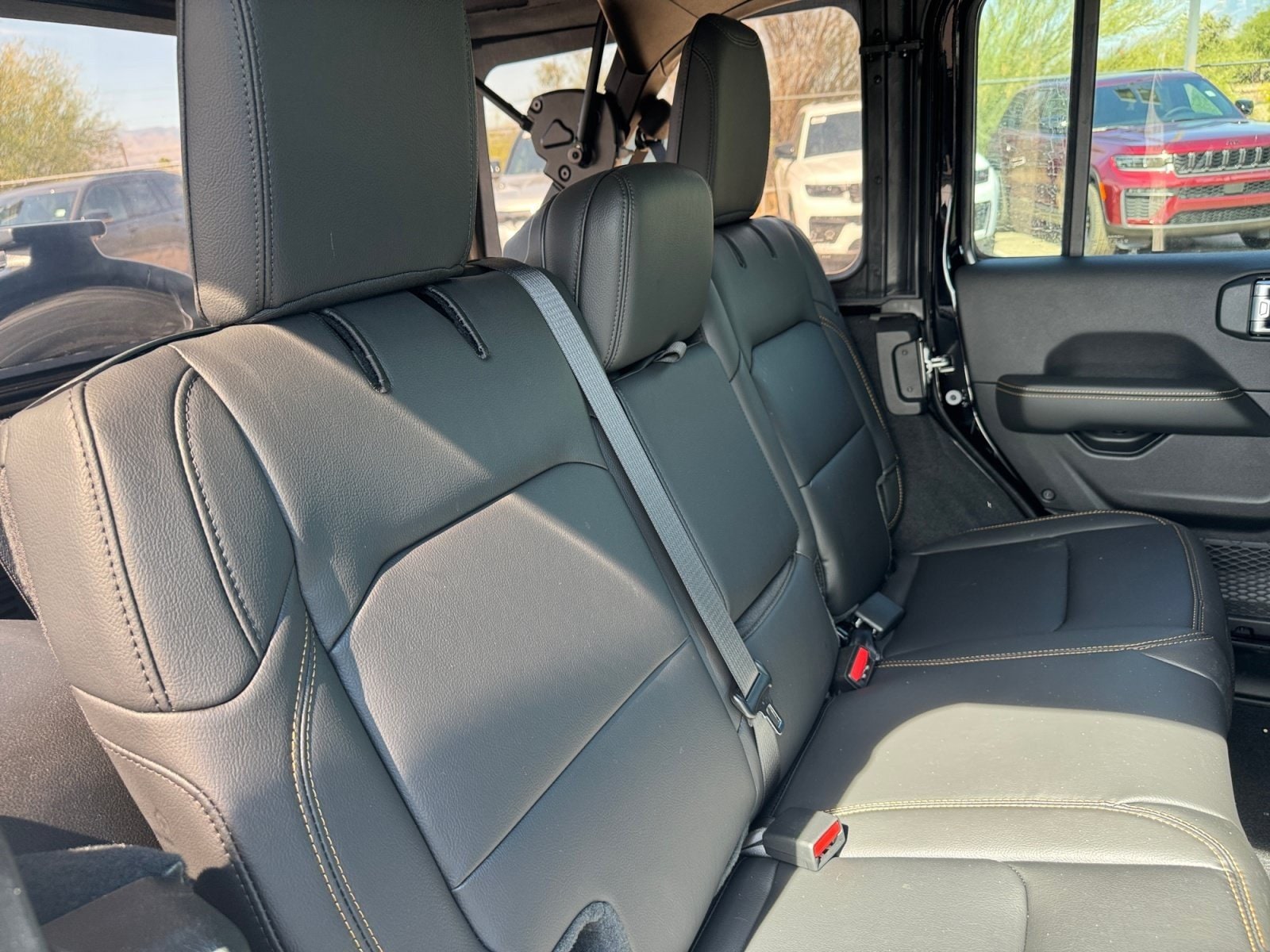 2026 Jeep Wrangler 4-Door Sahara - Photo 19