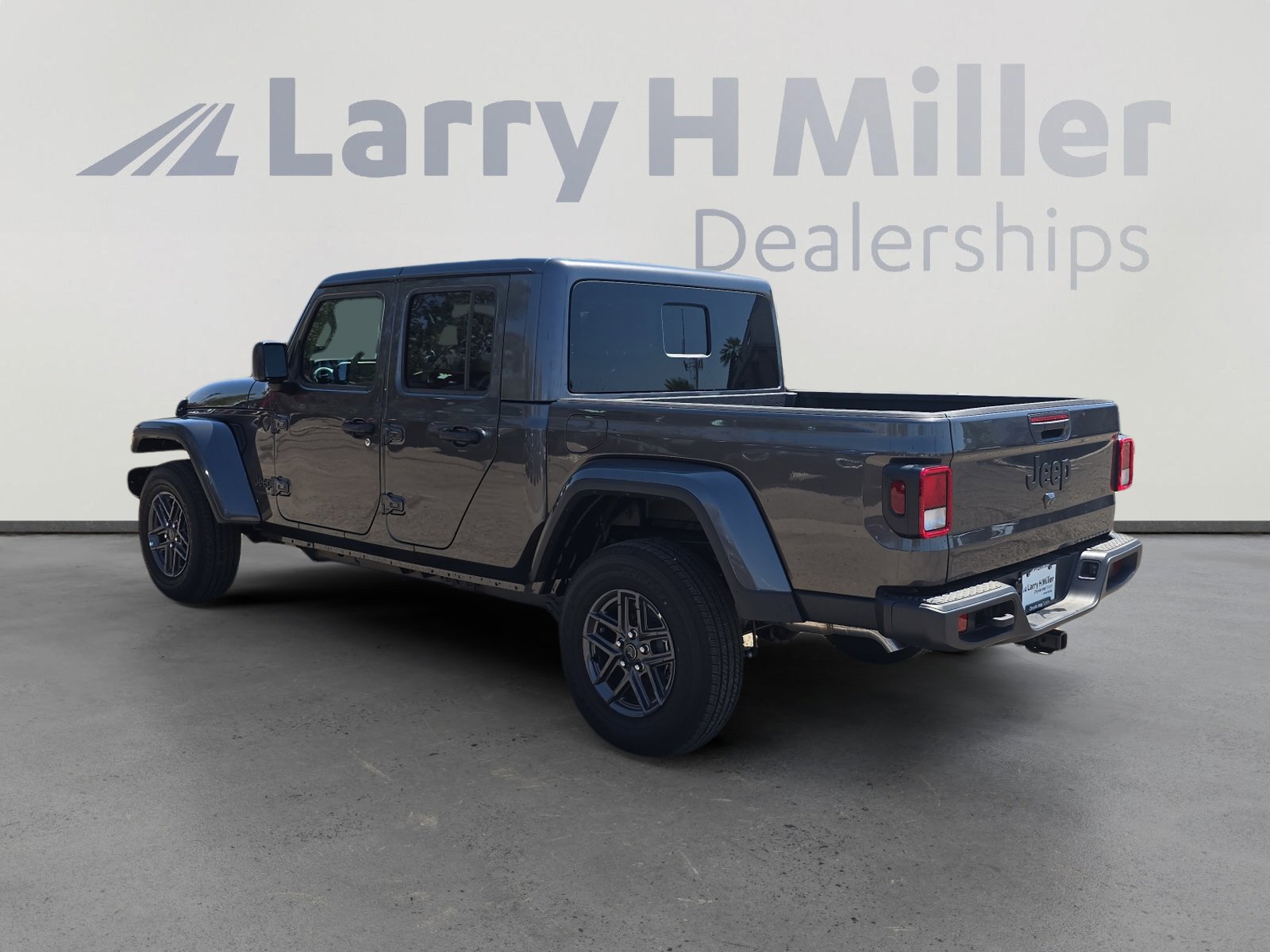 2025 Jeep Gladiator Sport S photo 4