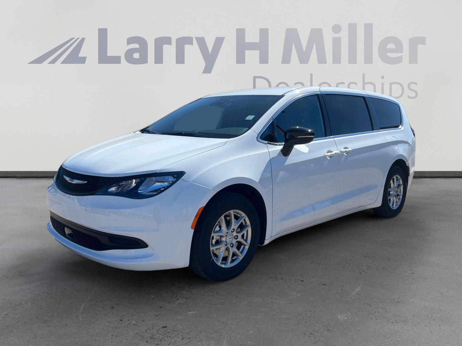 2026 Chrysler Voyager LX