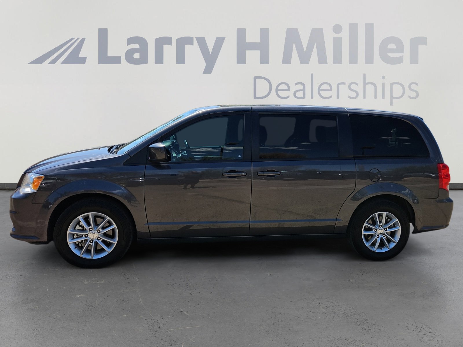 2020 Dodge Grand Caravan SE photo 3