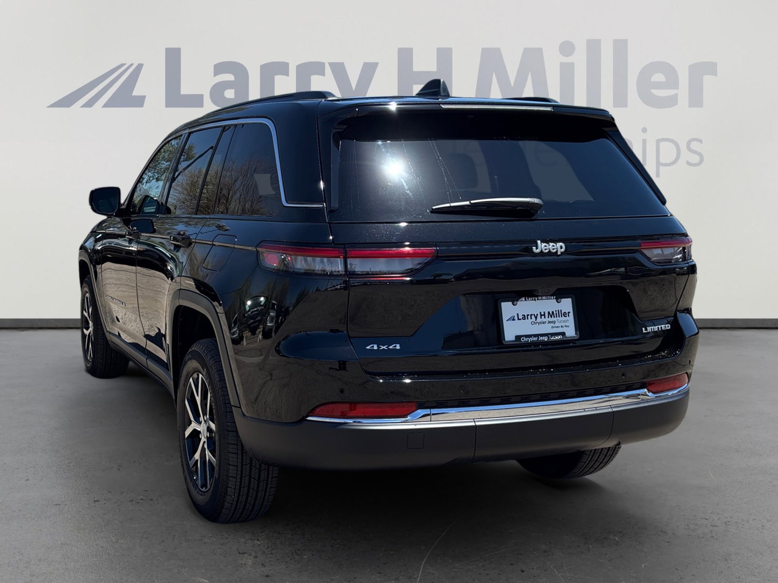 2025 Jeep Grand Cherokee Limited photo 4