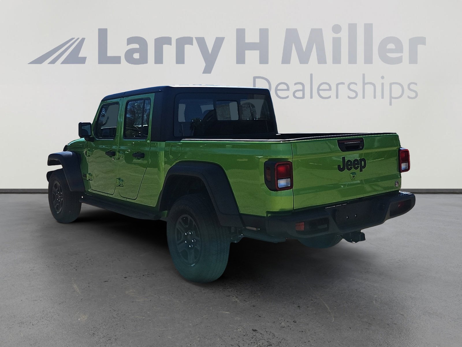 2025 Jeep Gladiator Sport photo 2
