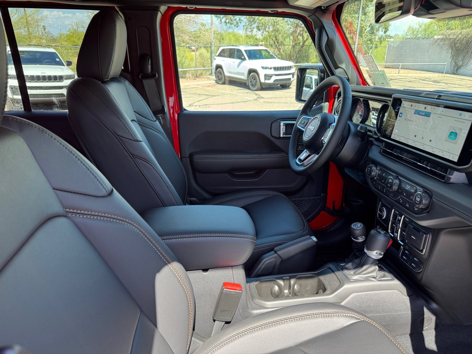 2026 Jeep Wrangler 4-Door Sahara - Photo 20