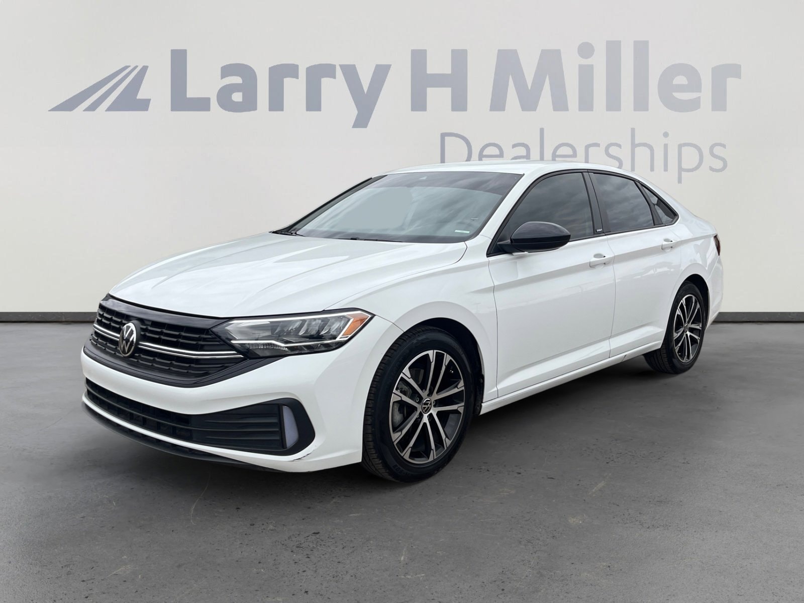 2024 Volkswagen Jetta Sport's photo