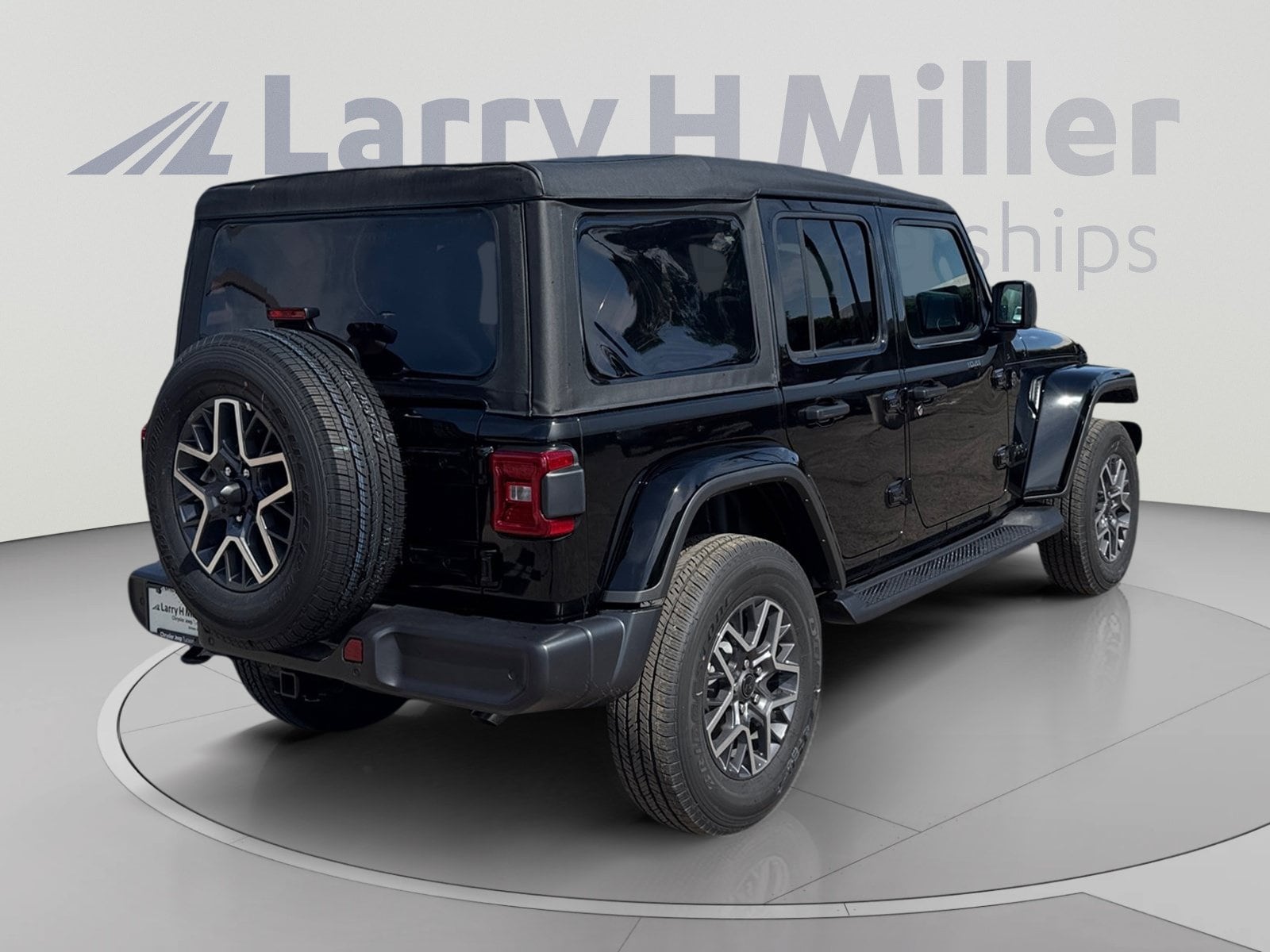 2026 Jeep Wrangler 4-Door Sahara - Photo 6