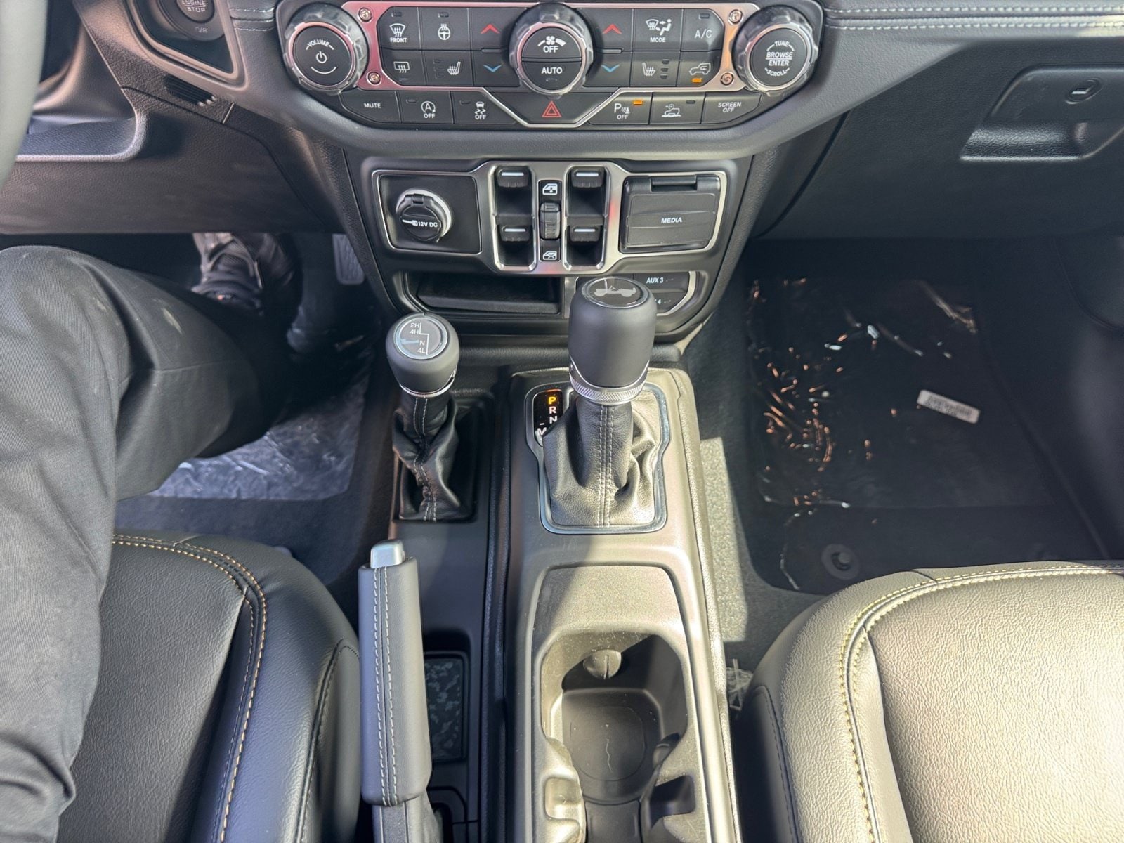 2026 Jeep Wrangler 4-Door Sahara - Photo 32