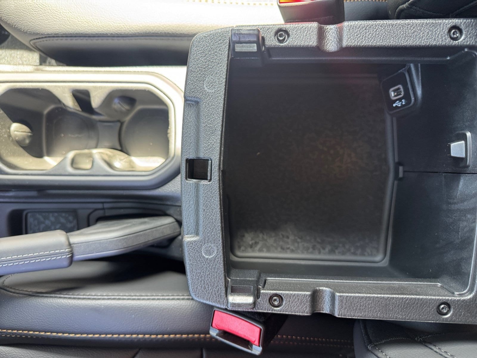 2026 Jeep Wrangler 4-Door Sahara - Photo 16