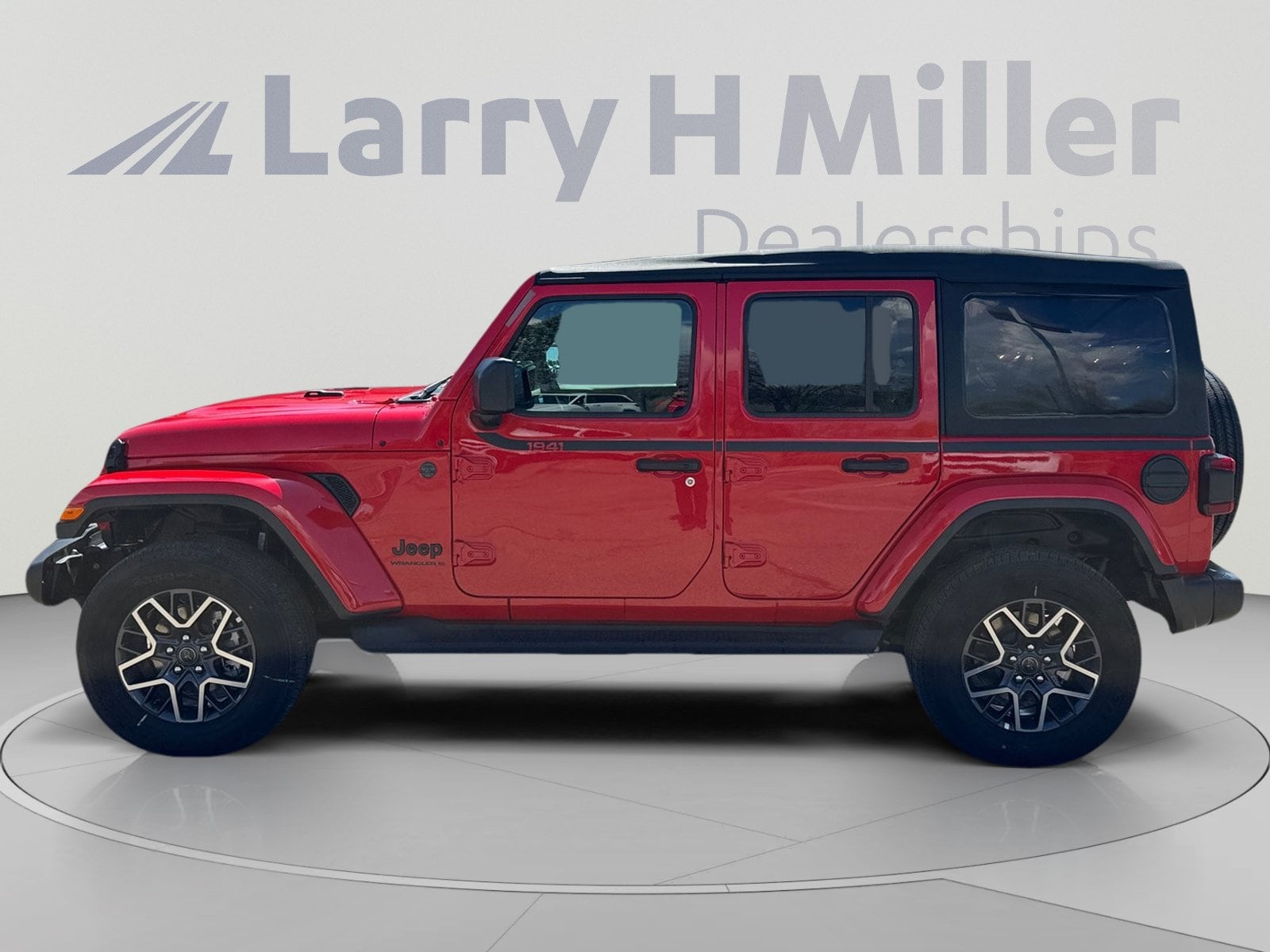 2026 Jeep Wrangler 4-Door Sahara - Photo 3