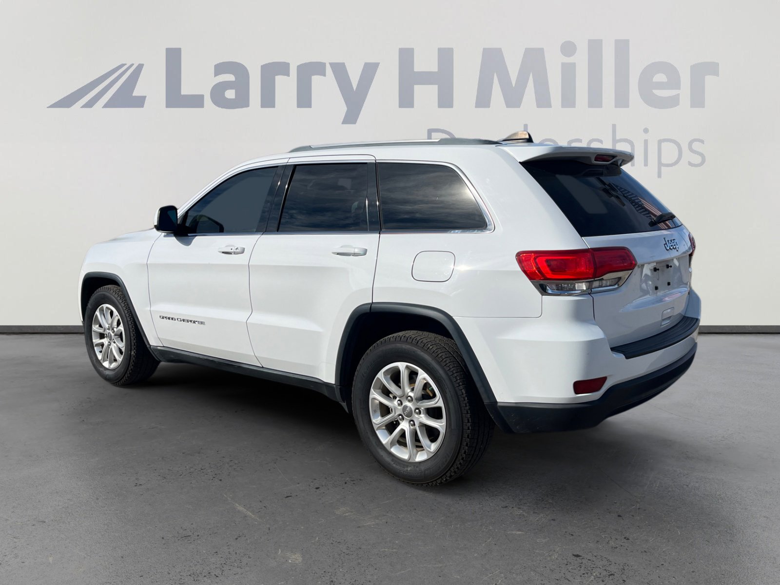 2015 Jeep Grand Cherokee Laredo photo 2