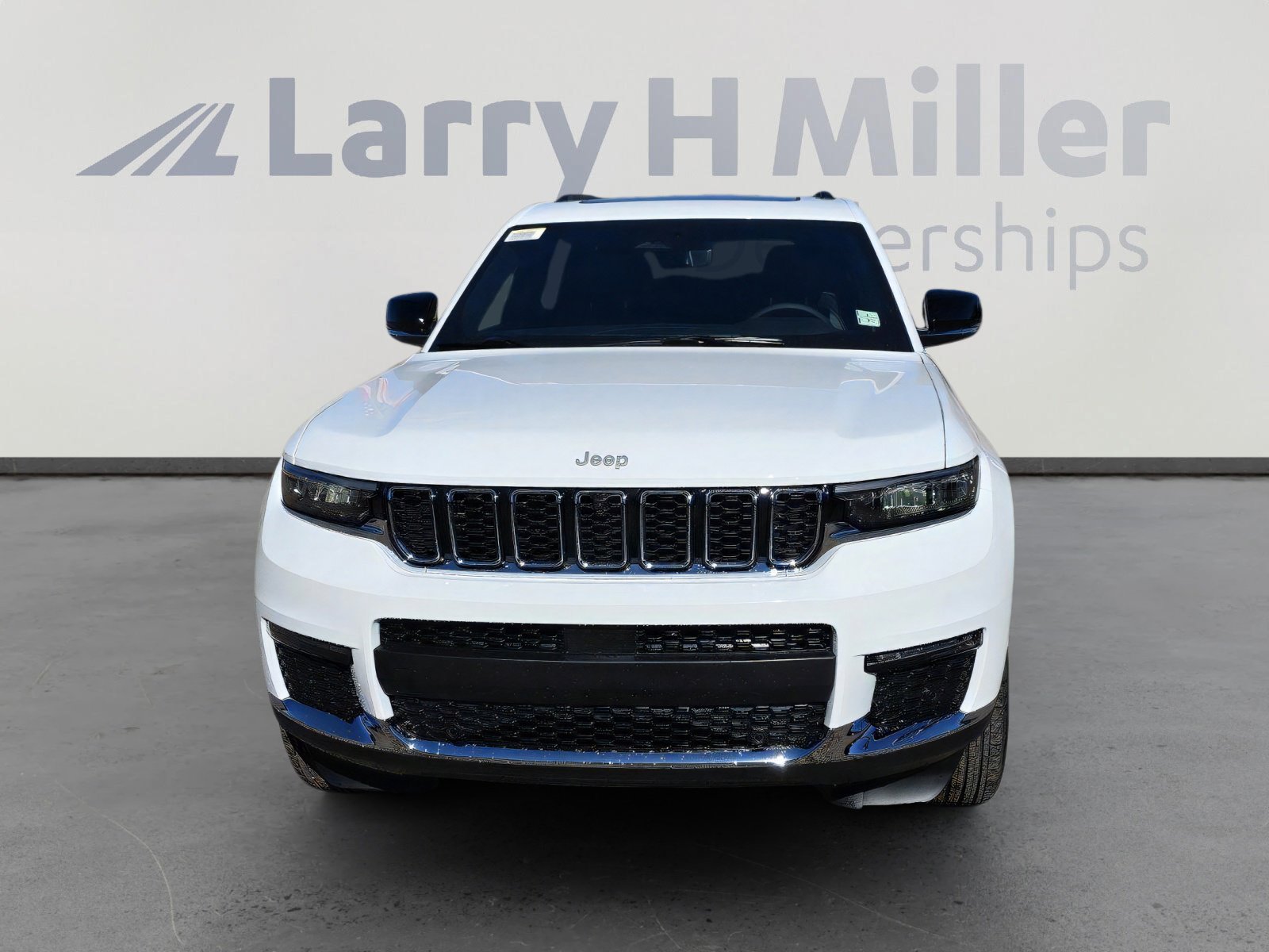 2025 Jeep Grand Cherokee Limited photo 3