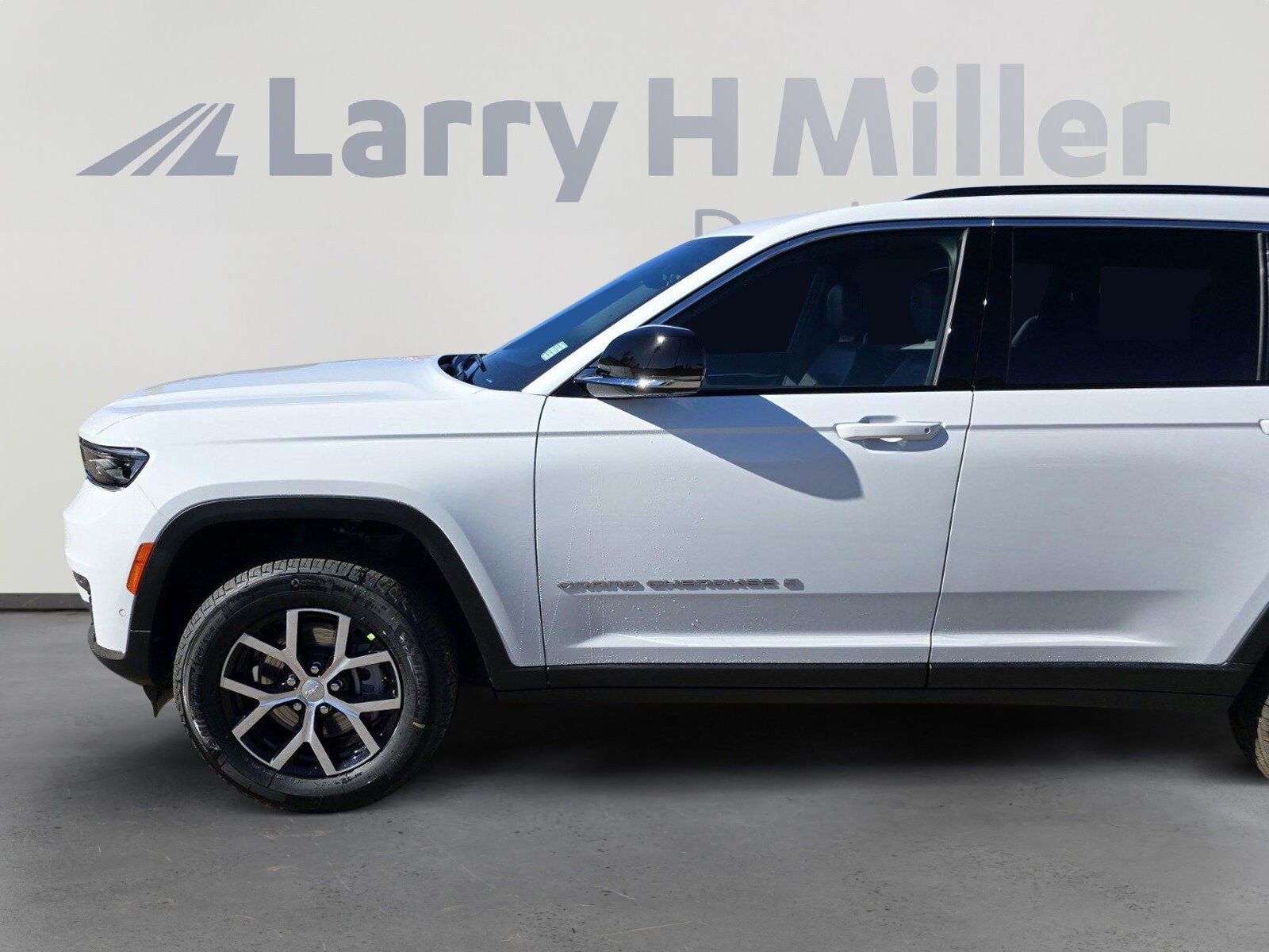 2025 Jeep Grand Cherokee Limited photo 4
