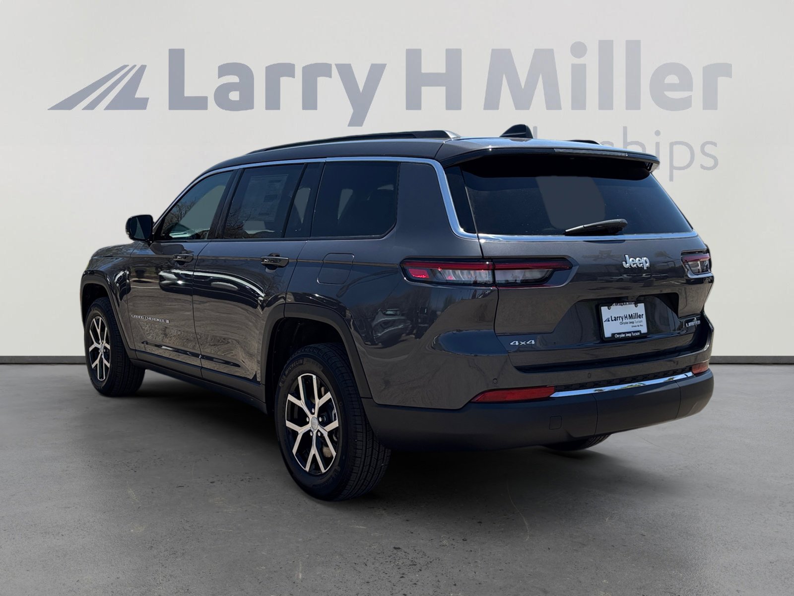 2025 Jeep Grand Cherokee Limited photo 4