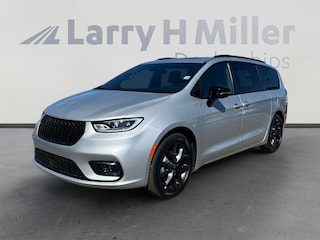 New 2026 Chrysler Pacifica Limited Passenger Van Tucson, AZ