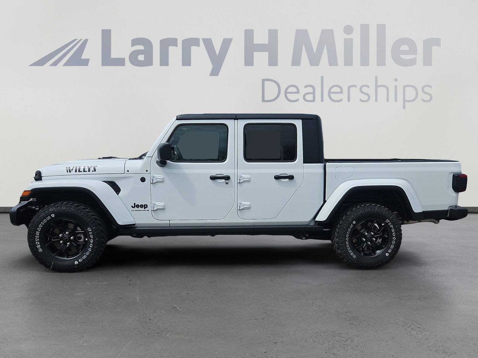 2025 Jeep Gladiator Willys photo 3