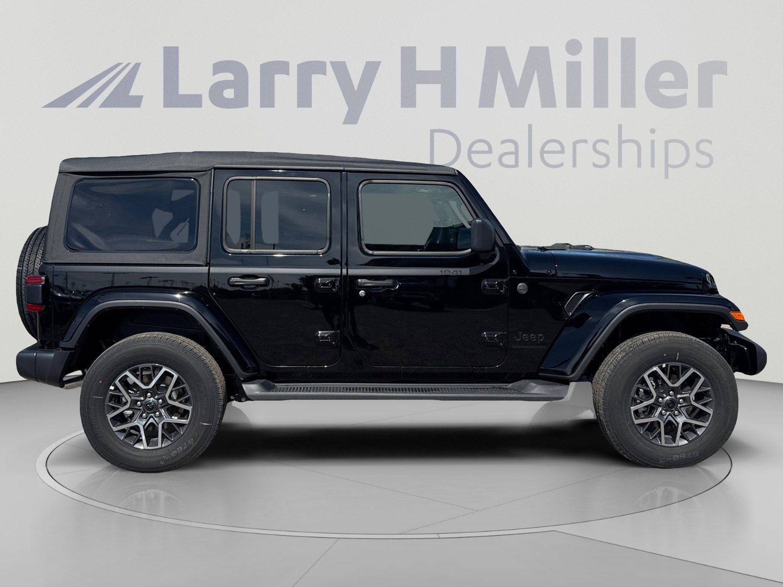 2026 Jeep Wrangler 4-Door Sahara - Photo 7