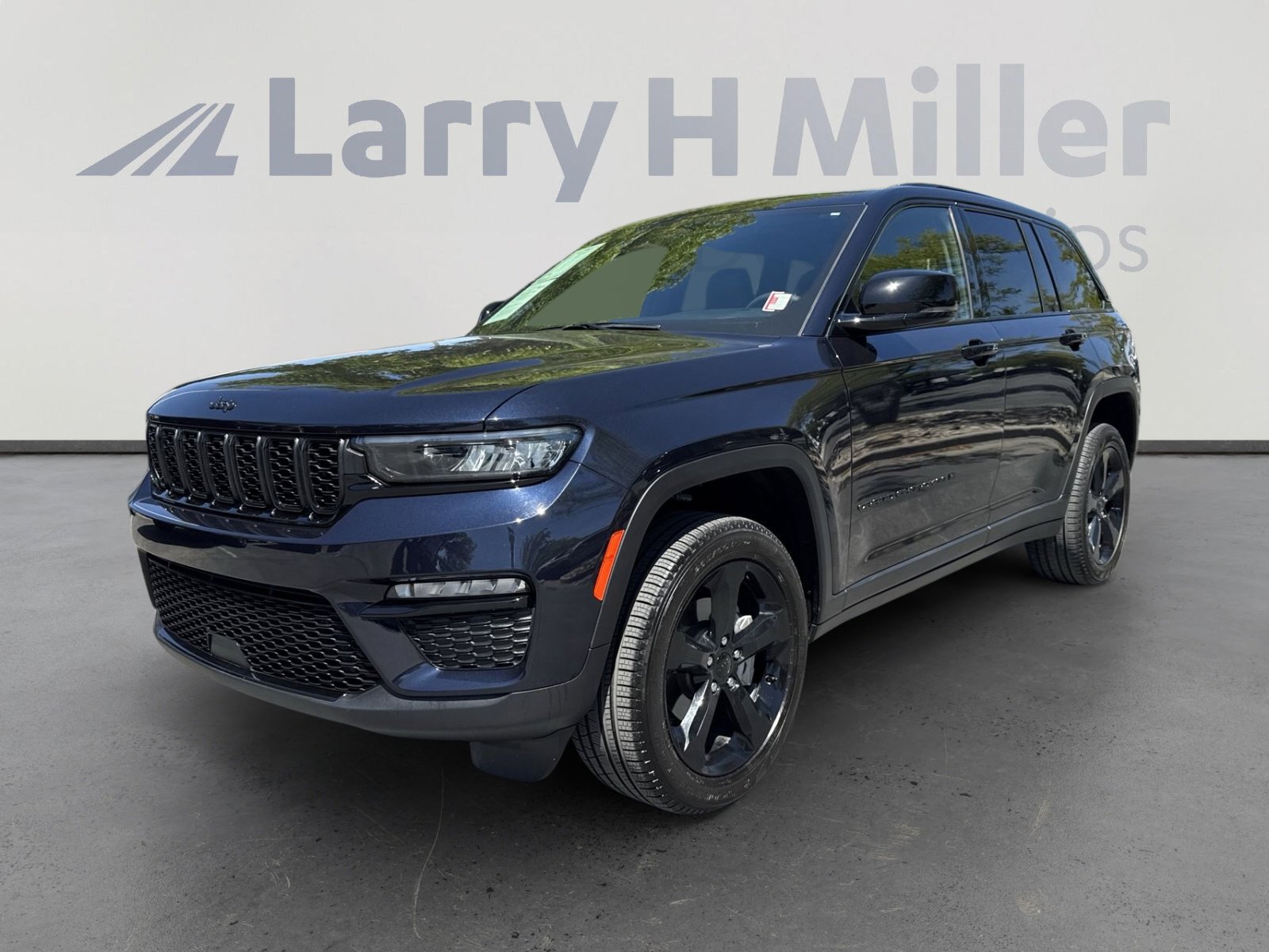 2024 Jeep Grand Cherokee Limited photo 3