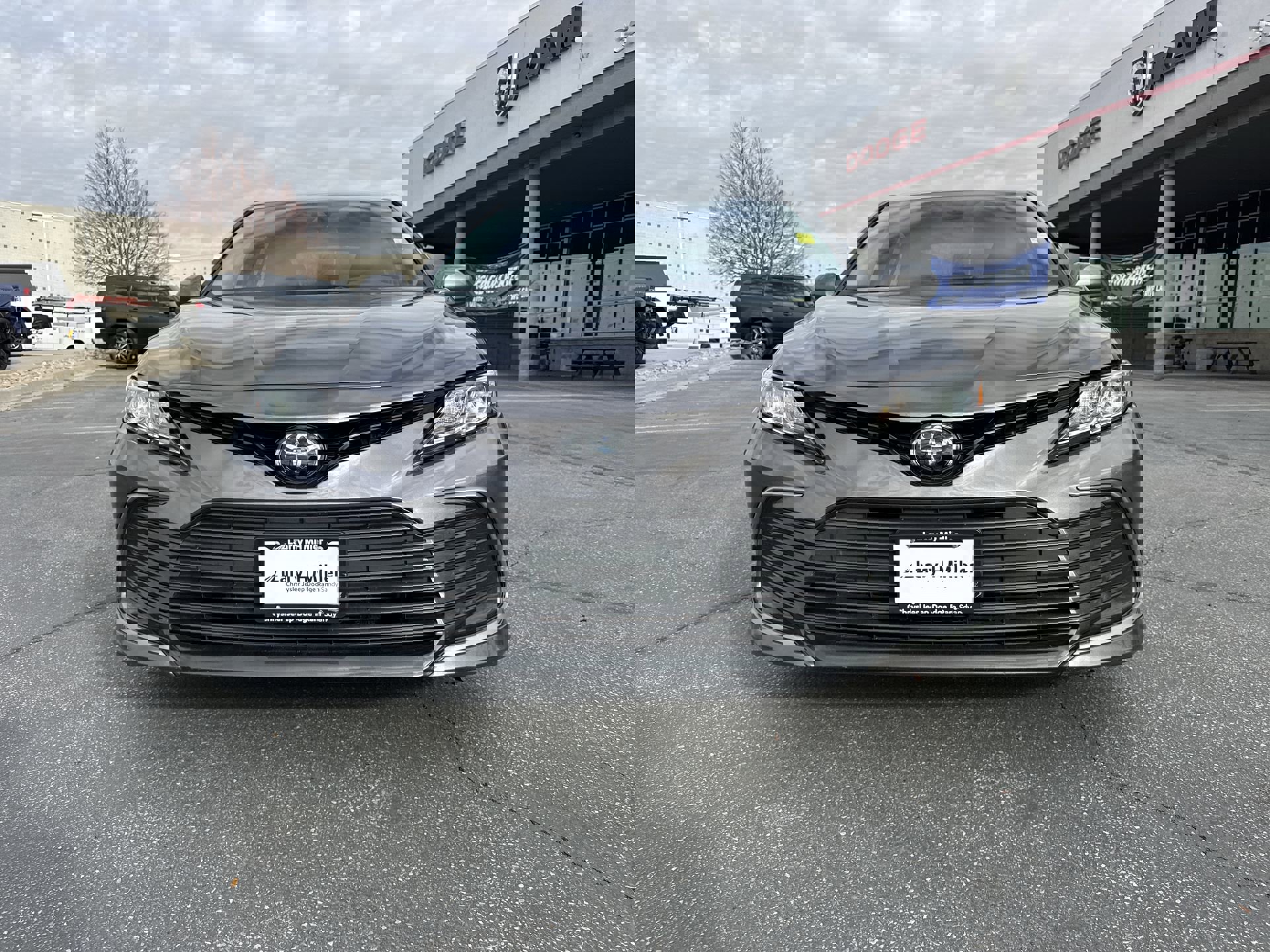 2023 Toyota Camry LE photo 3