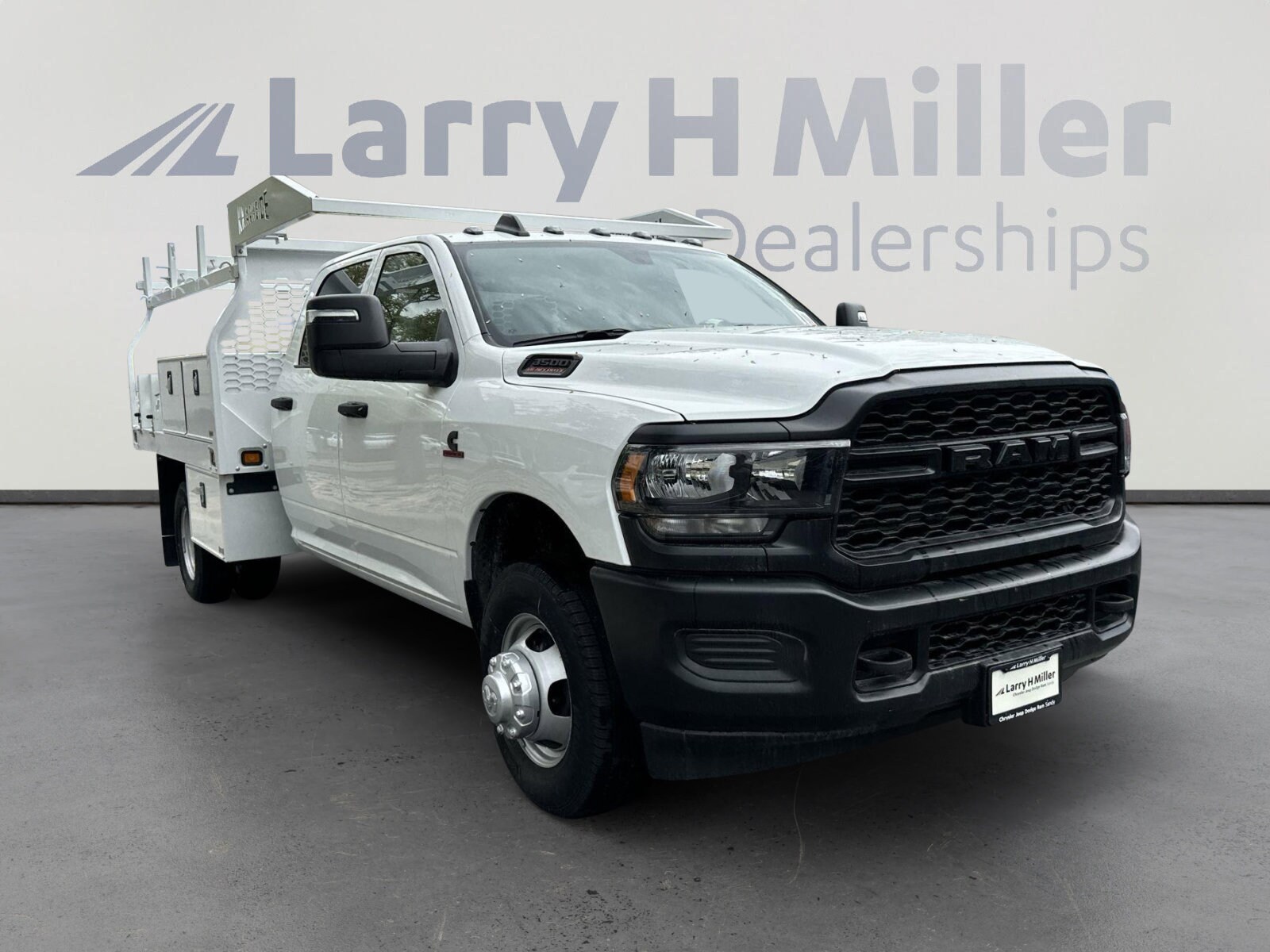 2023 Ram 3500 Tradesman photo 2