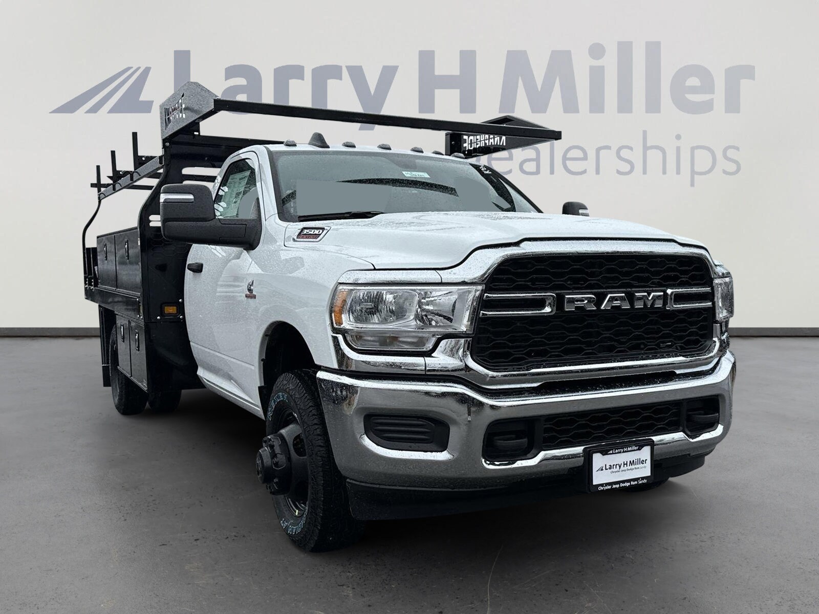 2024 Ram 3500 Tradesman photo 2
