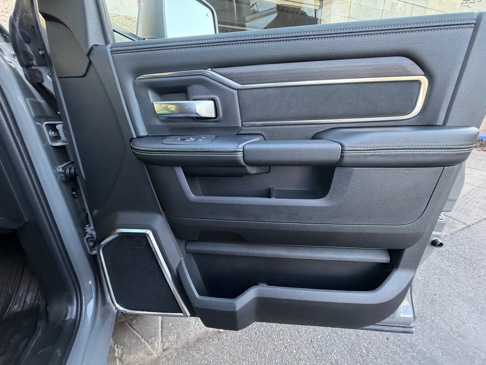 2026 RAM 2500 Laramie - Photo 21