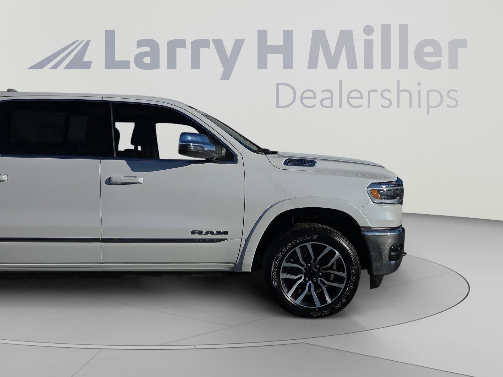 2026 RAM 1500 Limited - Photo 11
