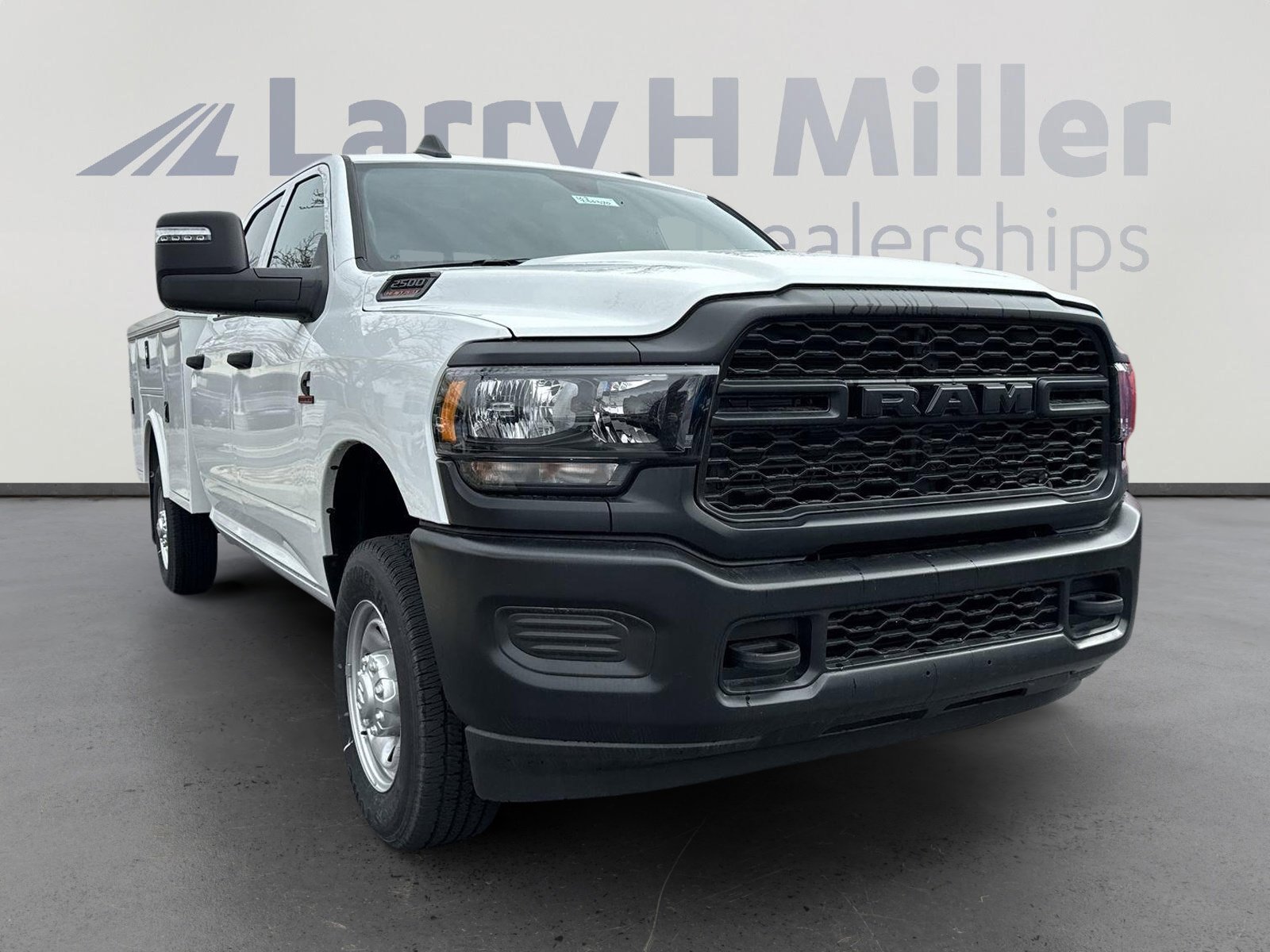 2023 Ram 2500 Tradesman photo 2