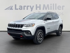 2025 Jeep Compass Trailhawk SUV