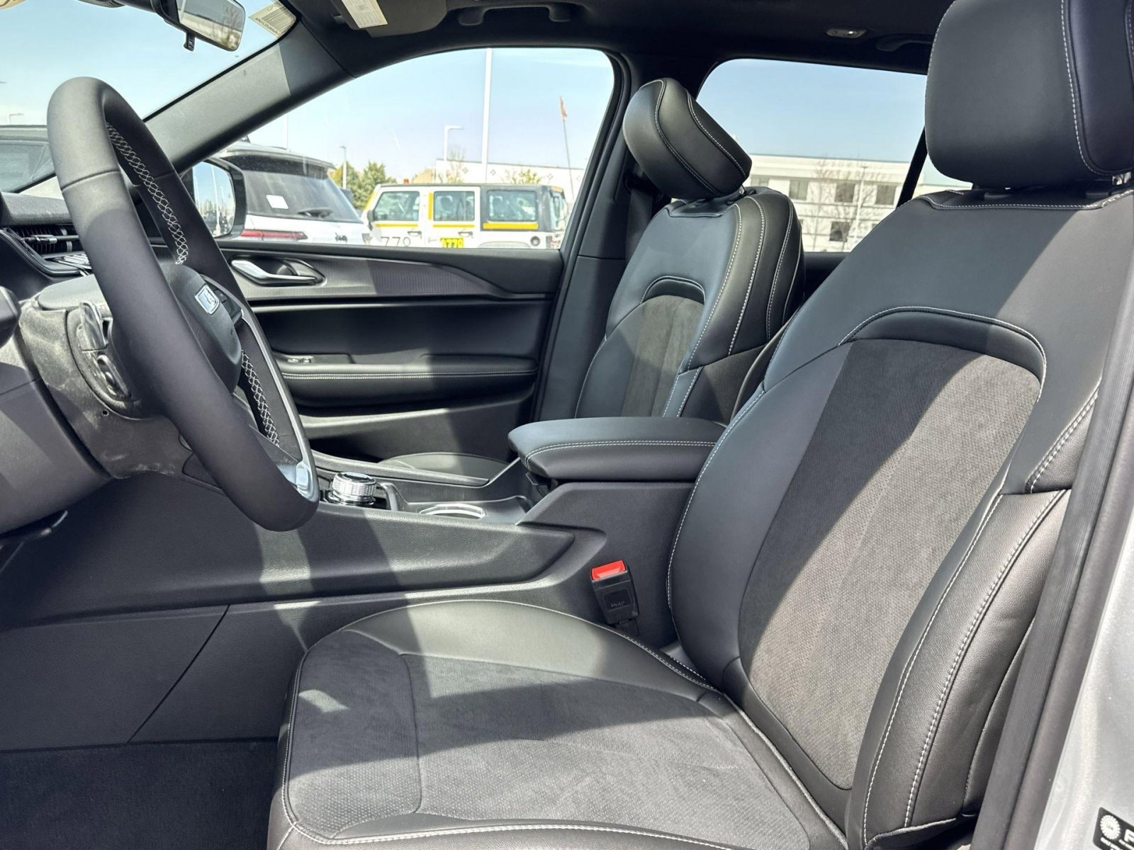 2025 Jeep Grand Cherokee Altitude - Photo 18