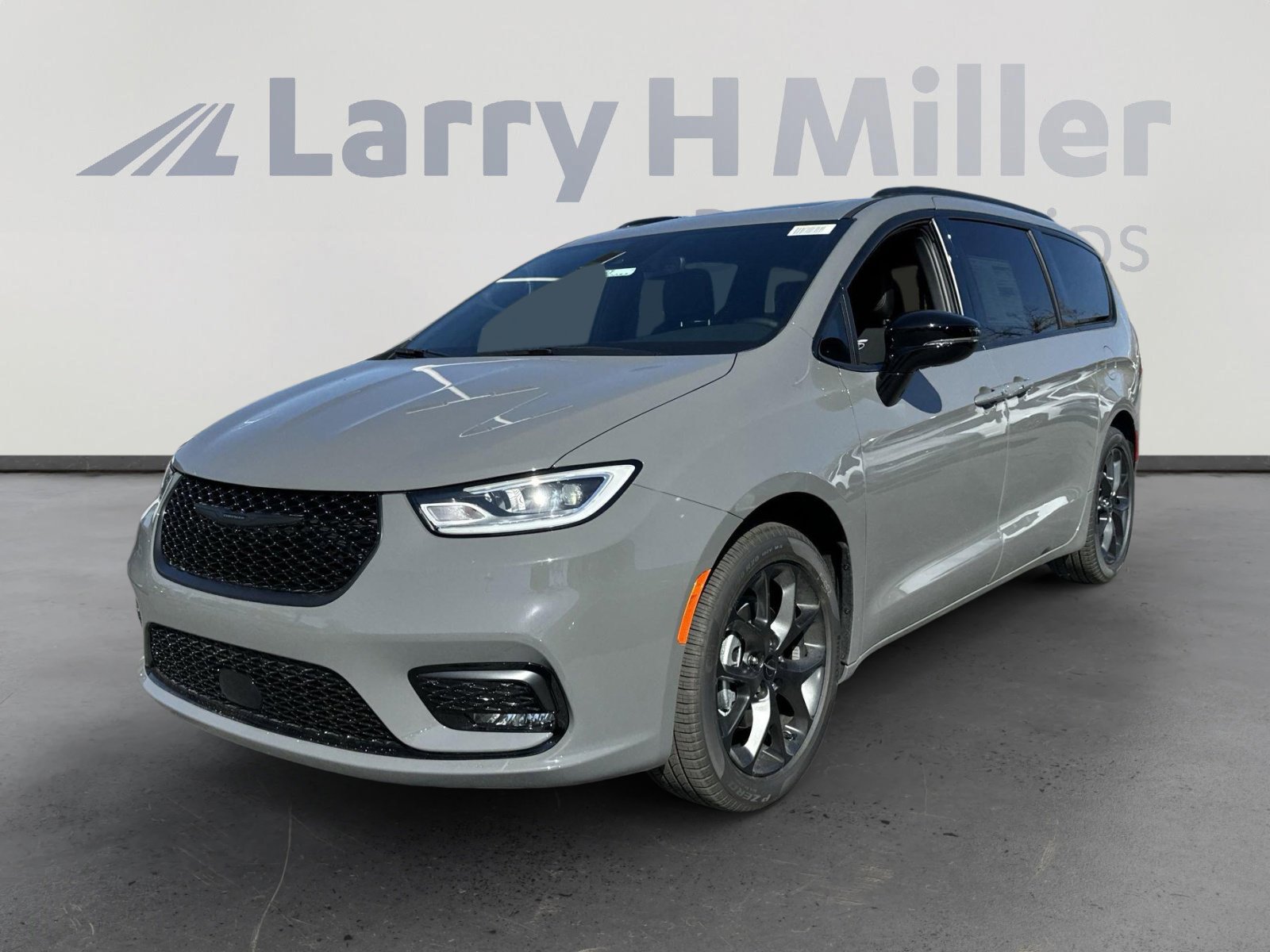 2025 Chrysler Pacifica Limited photo 4