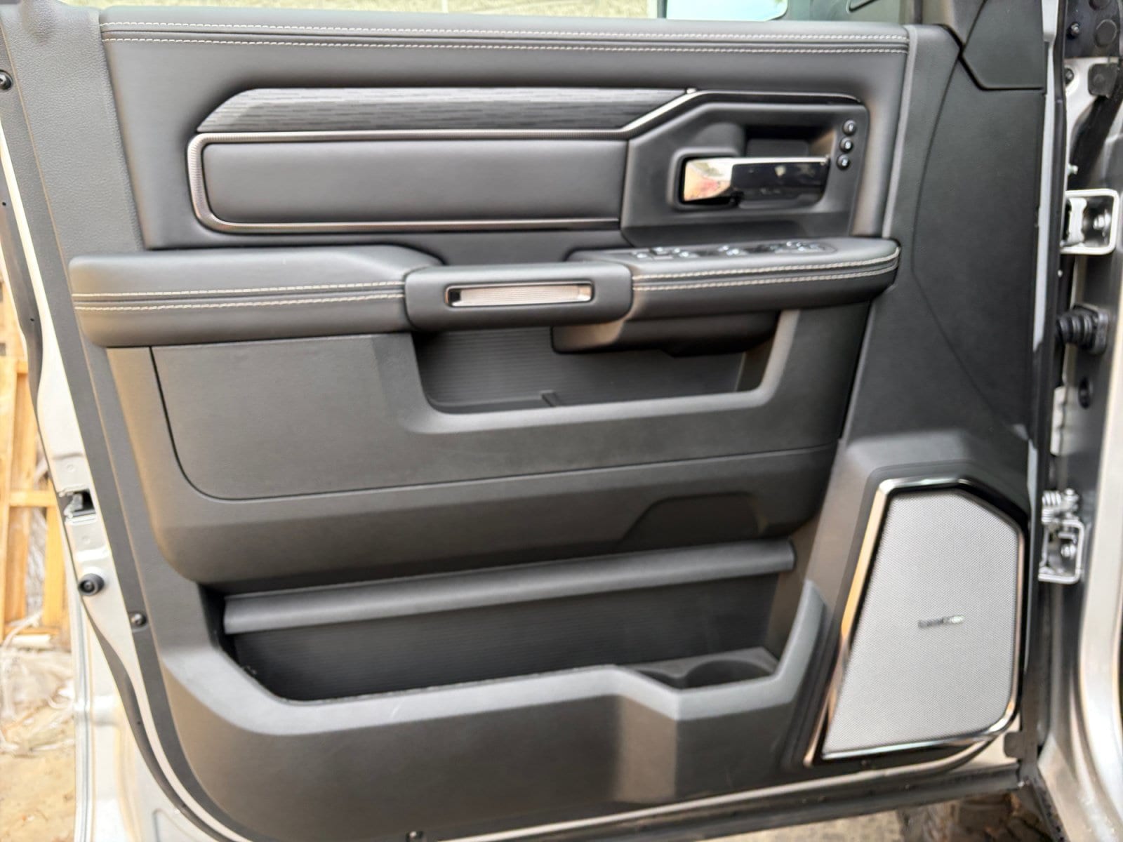 2026 RAM 2500 Rebel - Photo 9