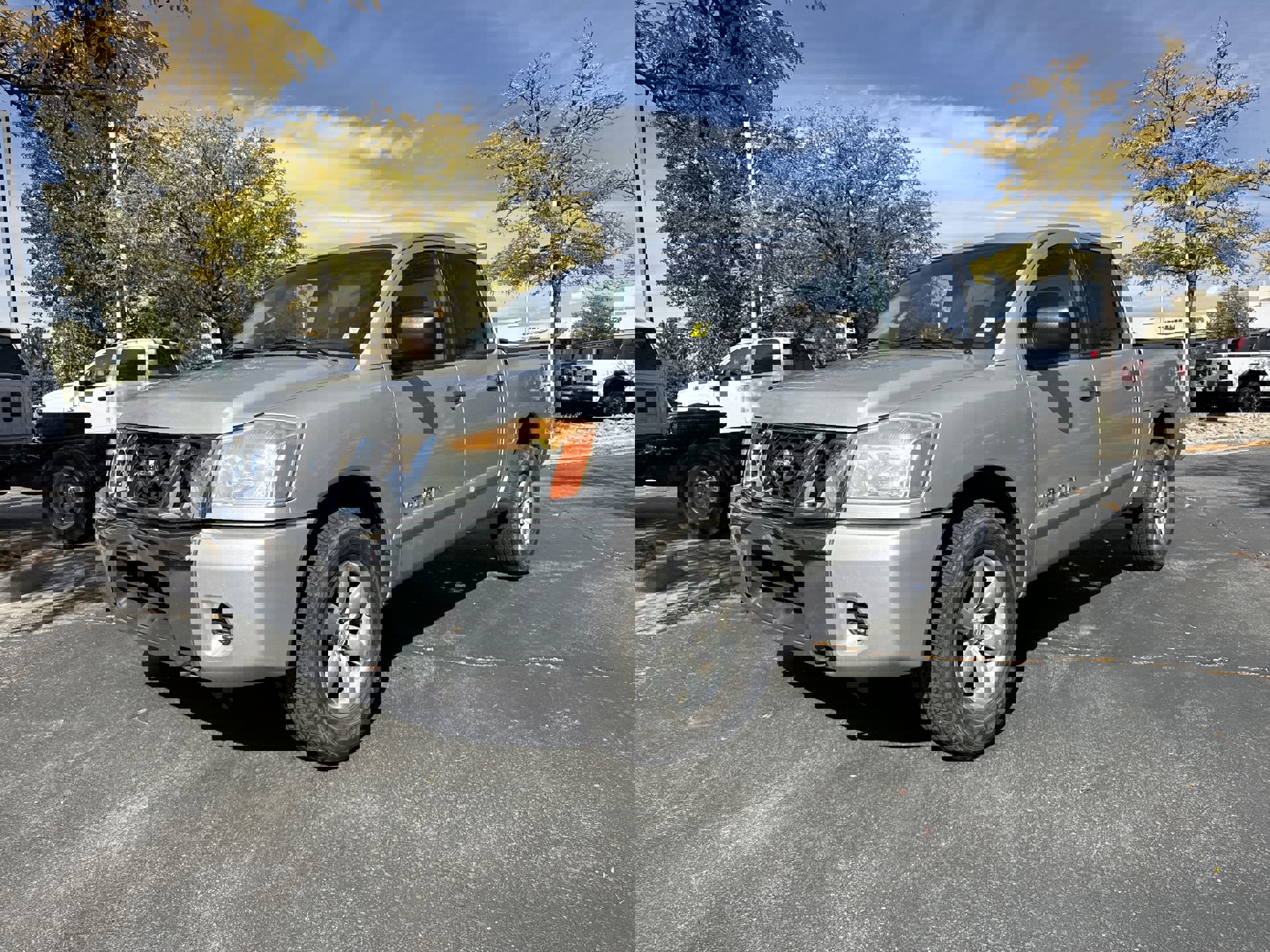 2012 Nissan Titan SV photo 4