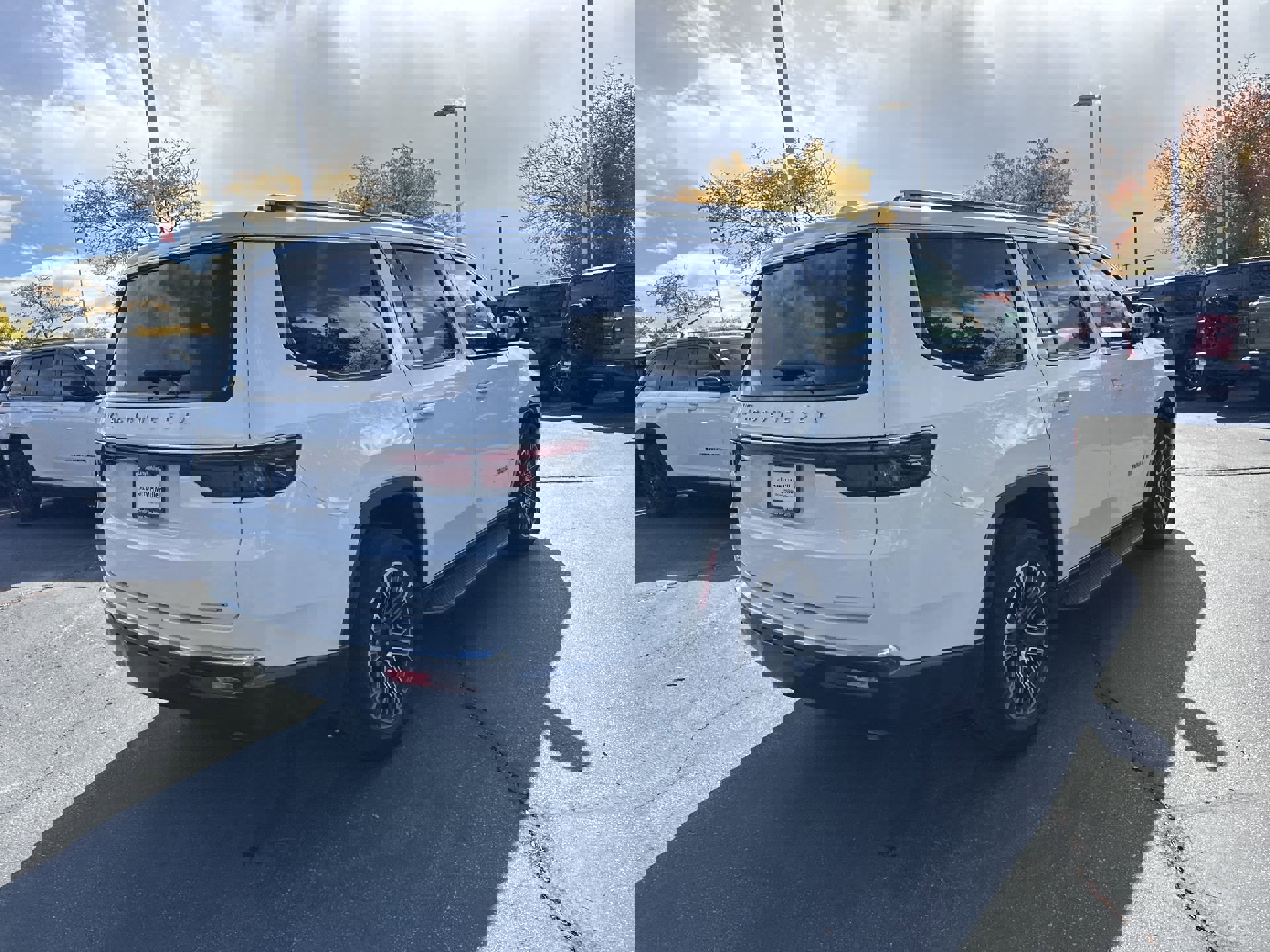 2022 Jeep Wagoneer Series III photo 2